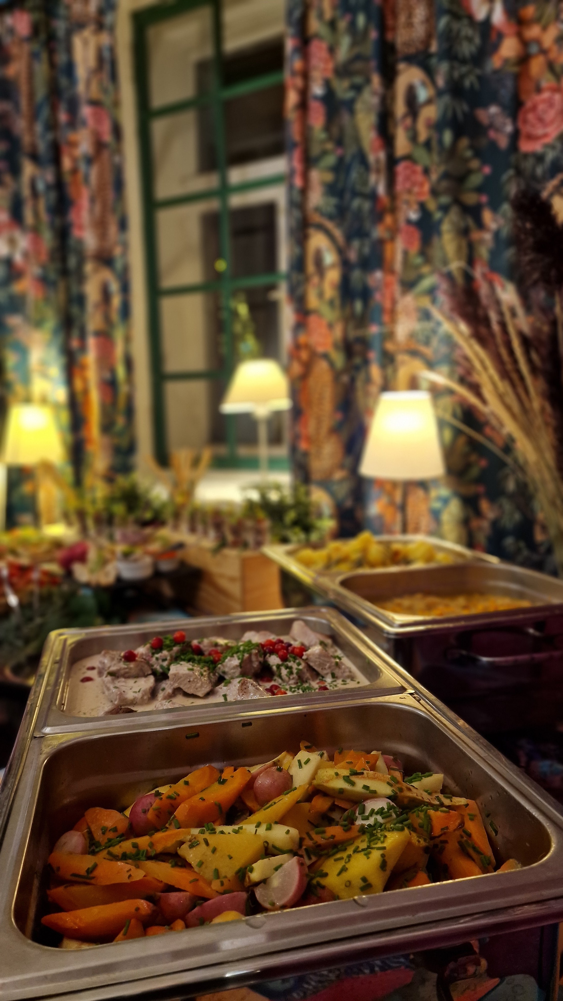 Kohvik Utoopia nr 9 eritellimuspeolaud