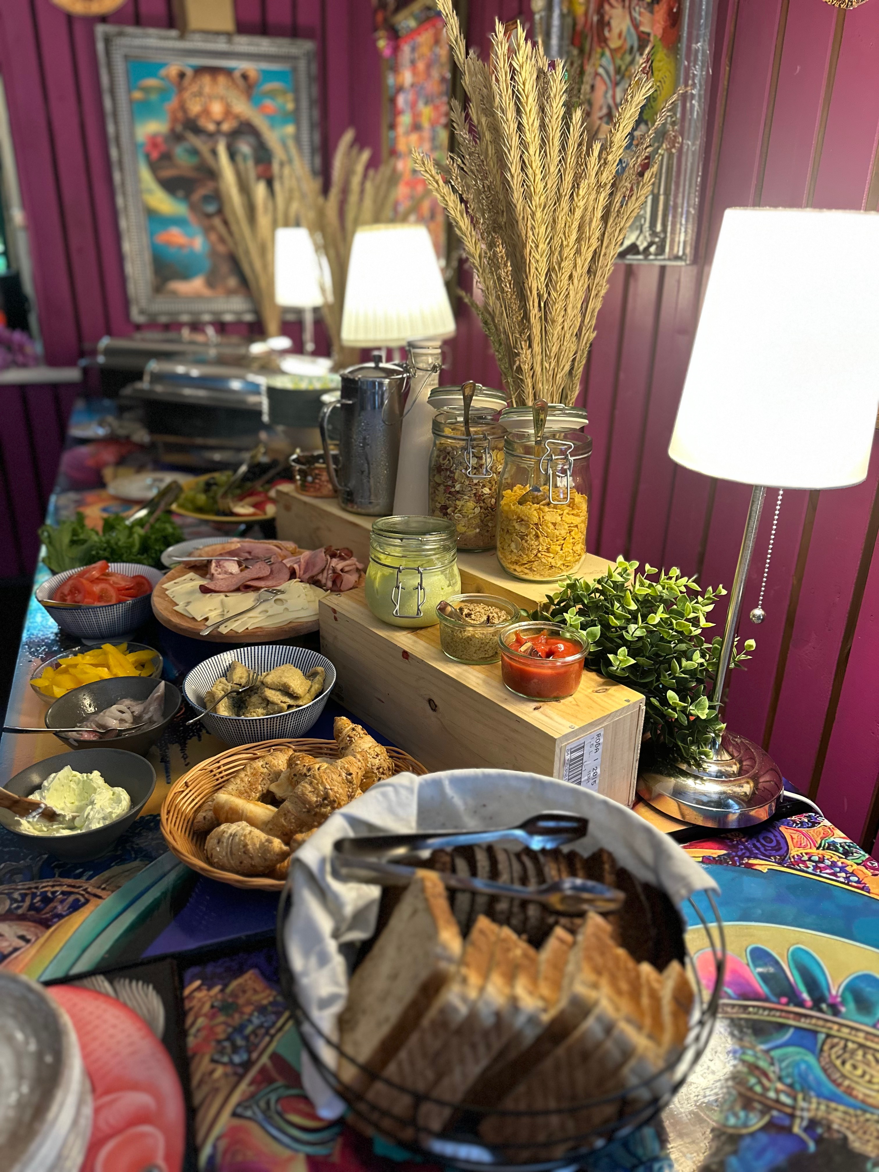 Hommikusöök Utoopia nr 9 kohvikus