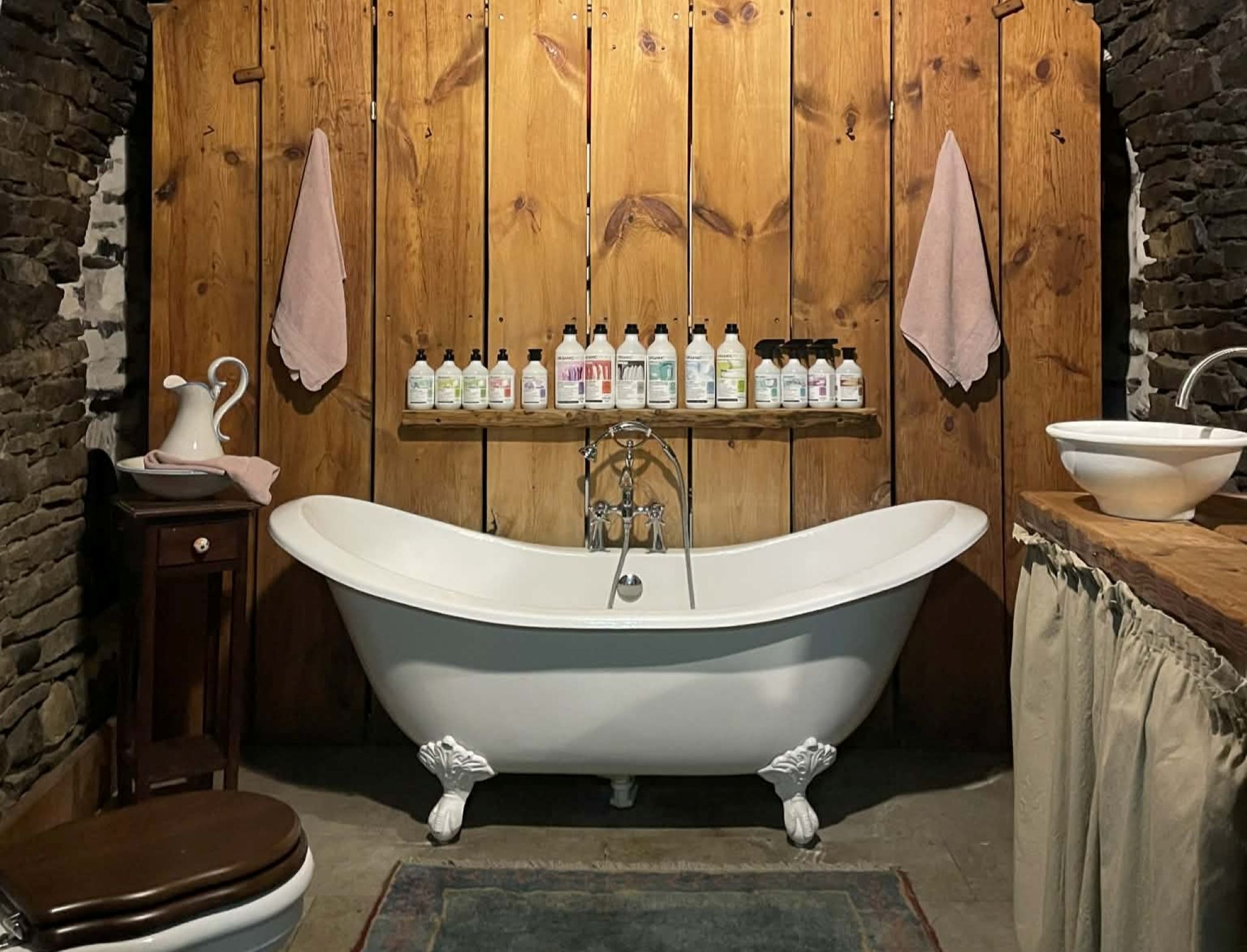 Tõlluste Villa vannituba mantelkorstnas, koge Saaremaa romantikat