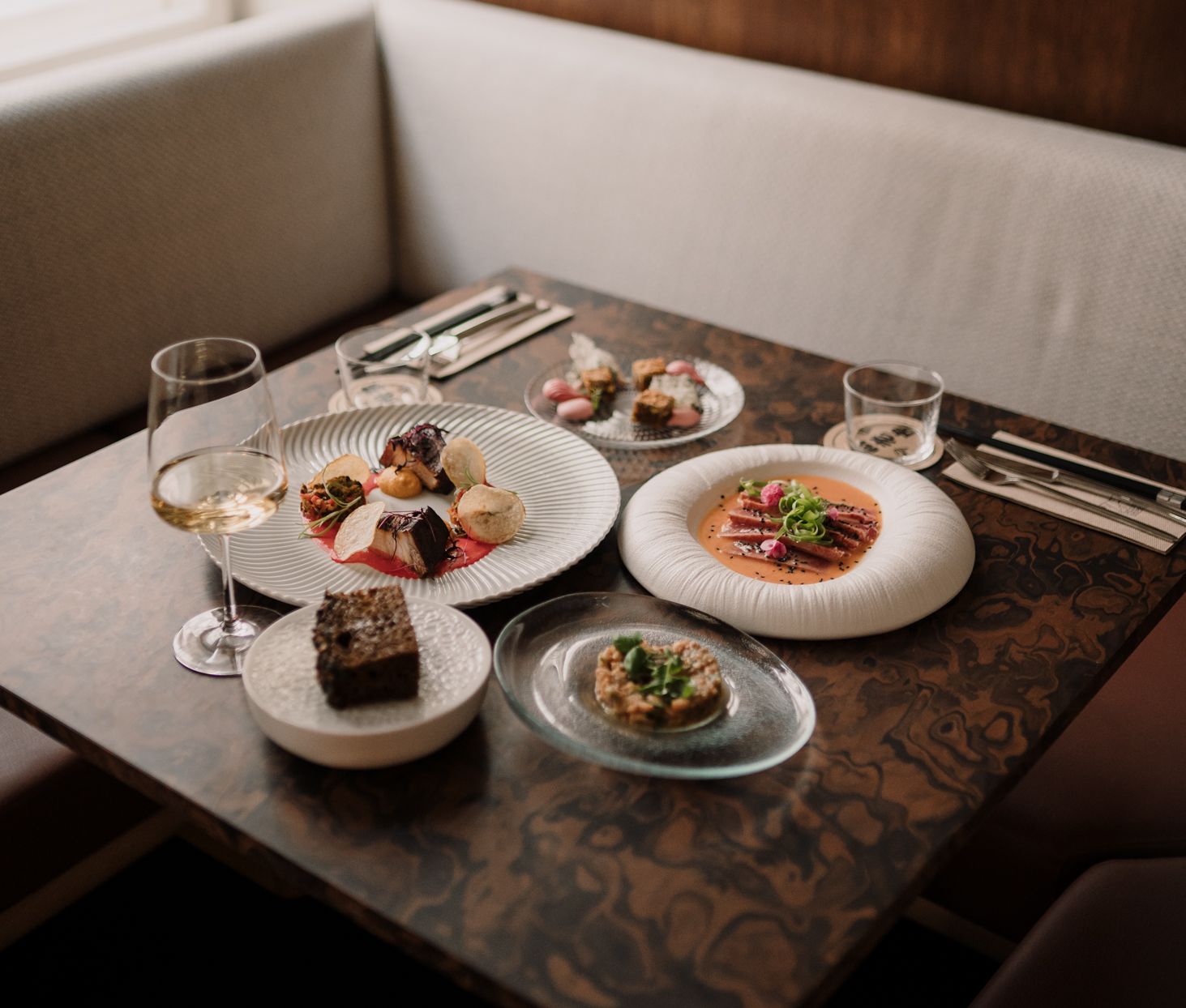 Maitsev Tartu menüü restoranis Paper Tiger