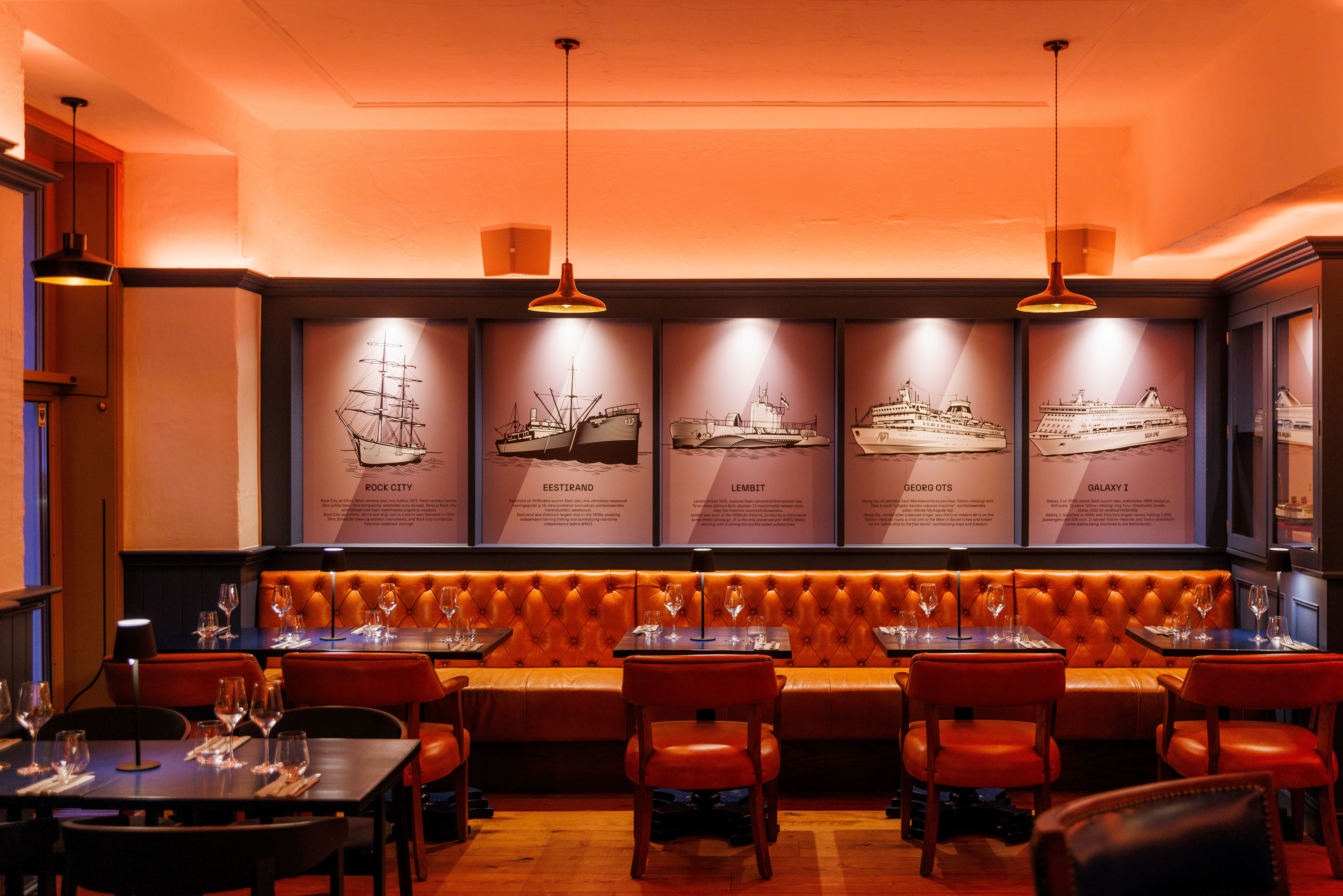 Ports Kitchen&Bar eessaal