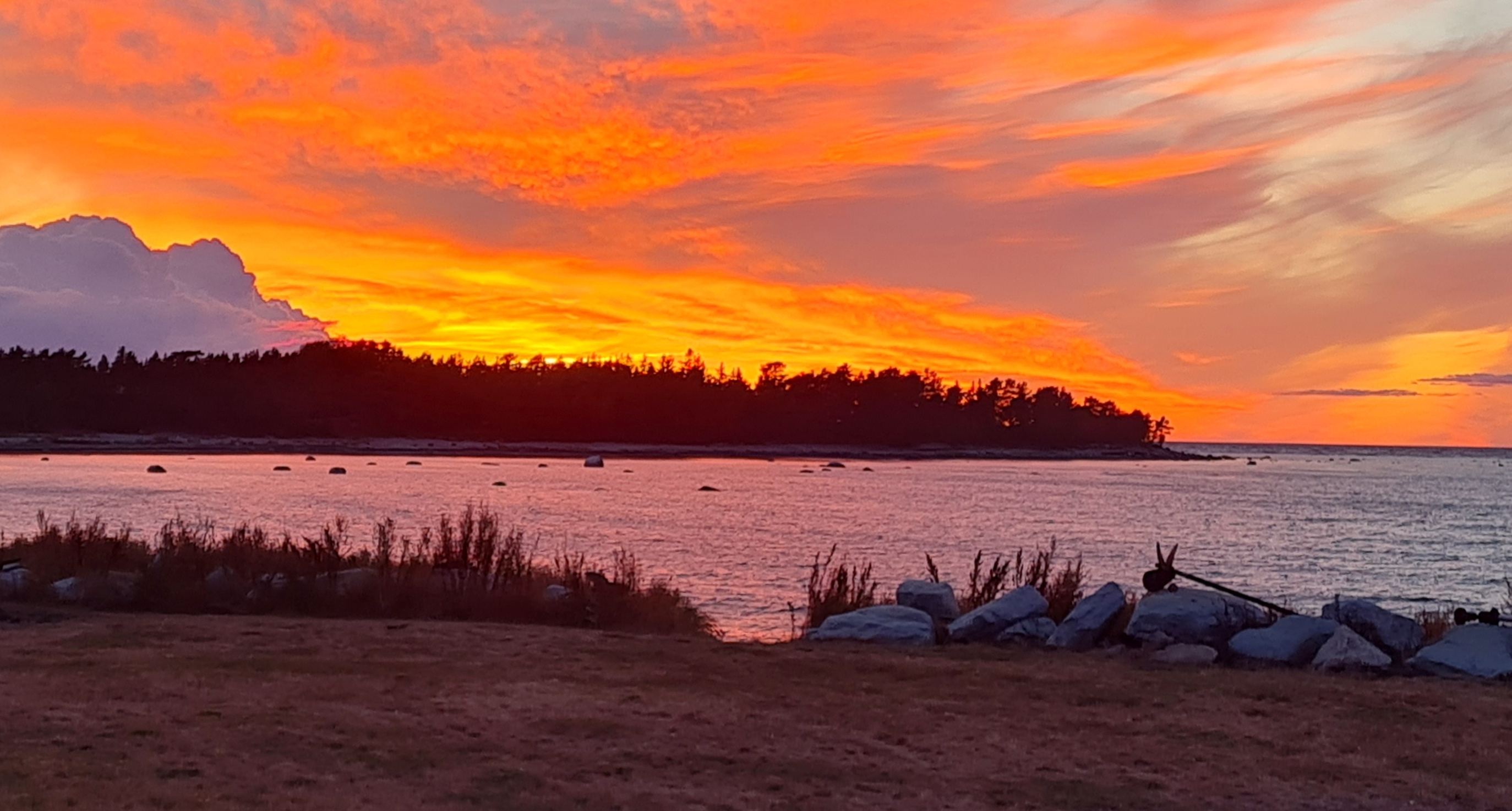 Päikeseloojang Ristna sadamas