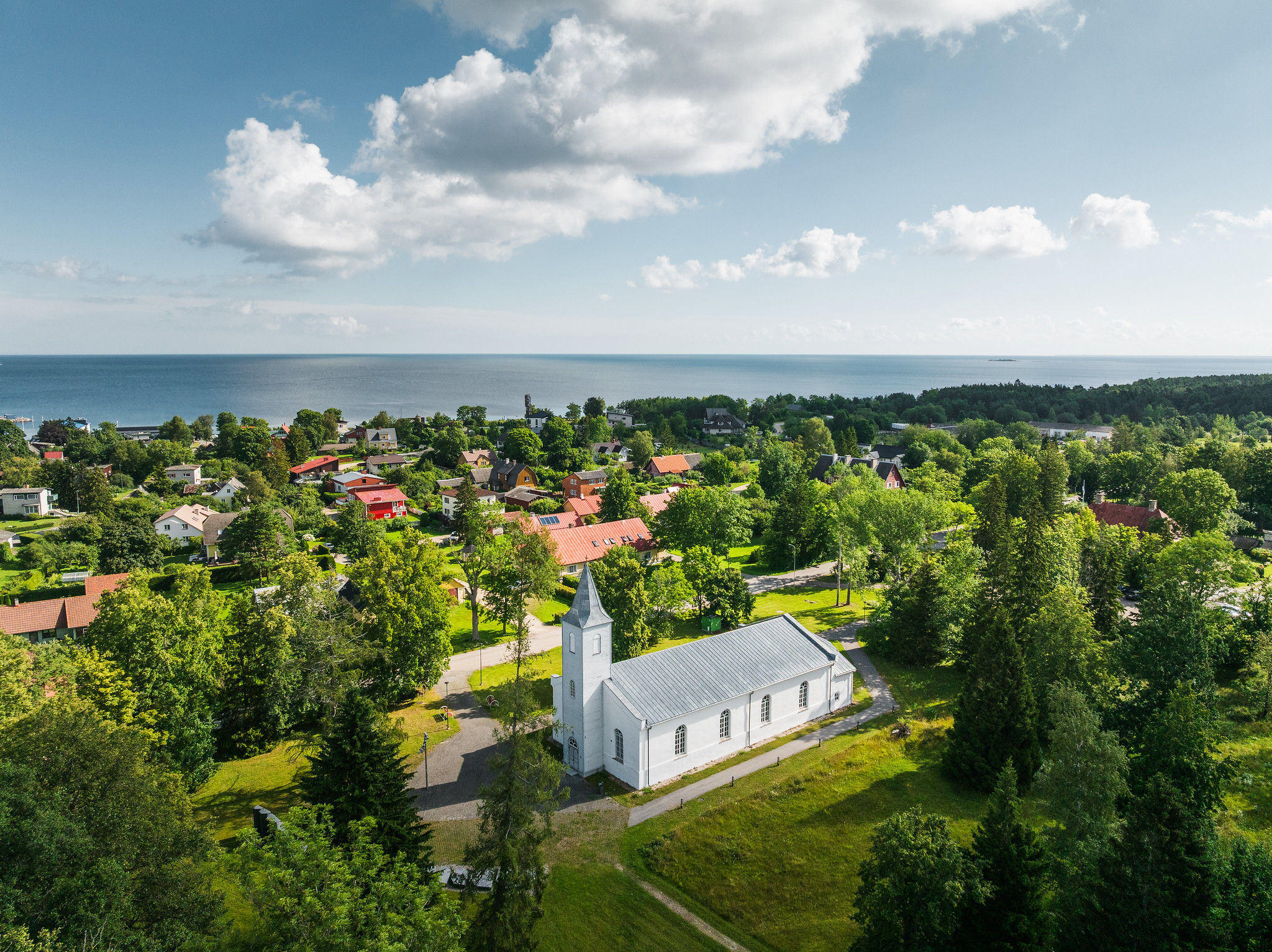 Kärdla kirik Kärdla linnapargis
