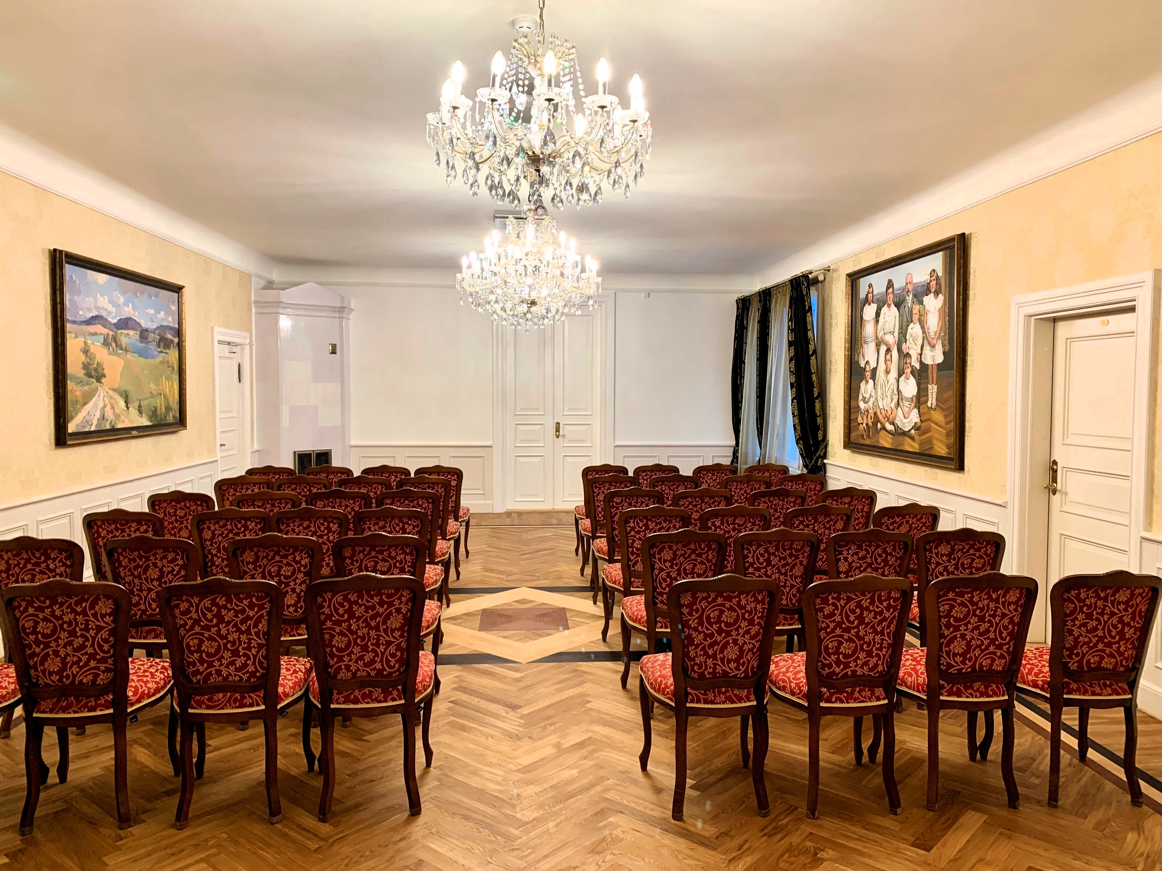 Jaan Poska House salon in theater style