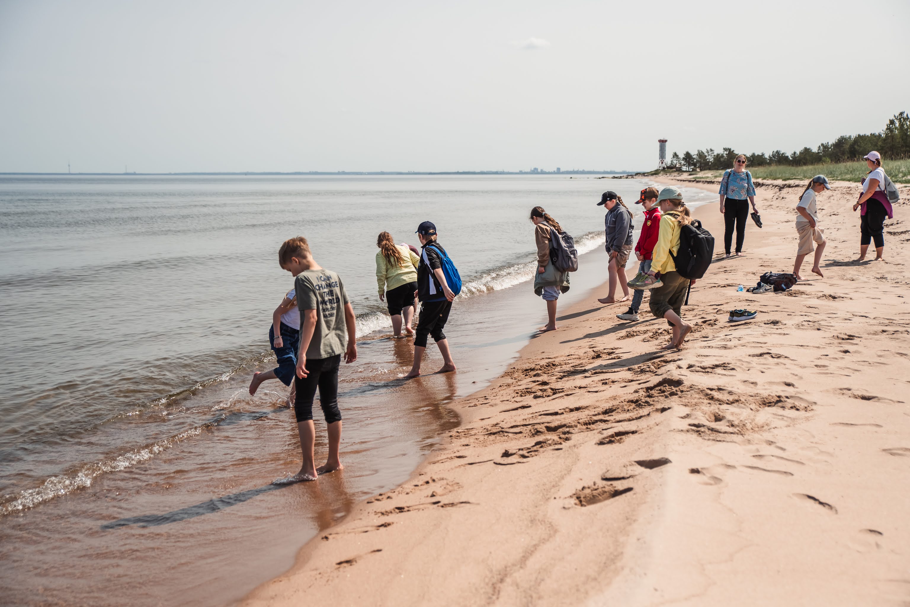 Matkajad Naissaare rannikurajal