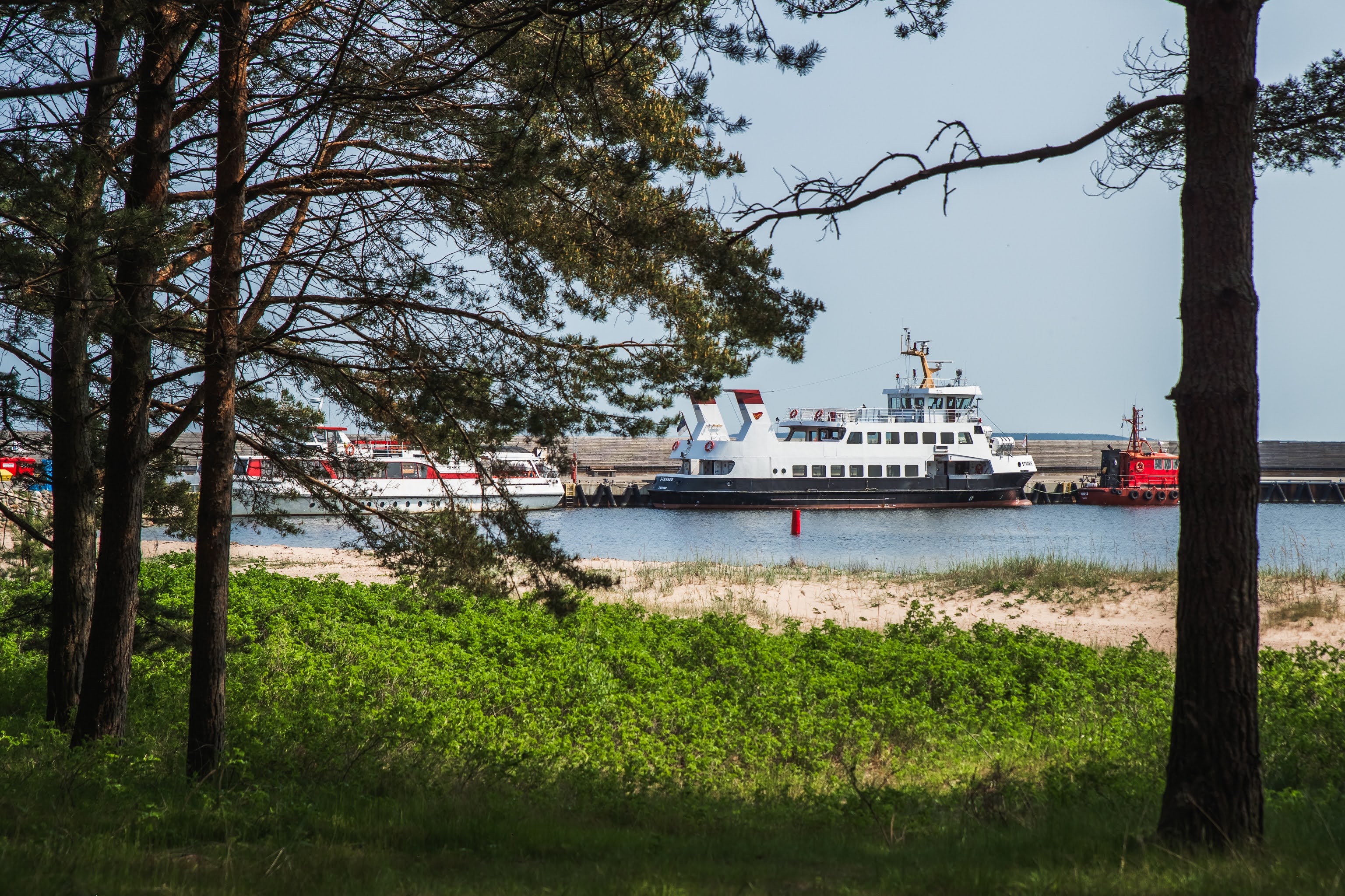 Matkarajalt vaade Naissaare sadamakaile