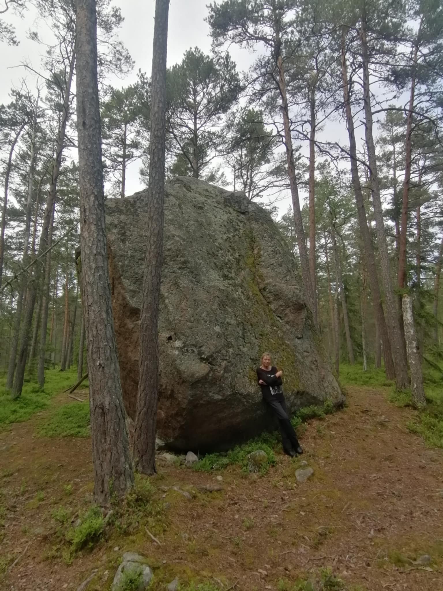 Põlendikukivi Naissaarel