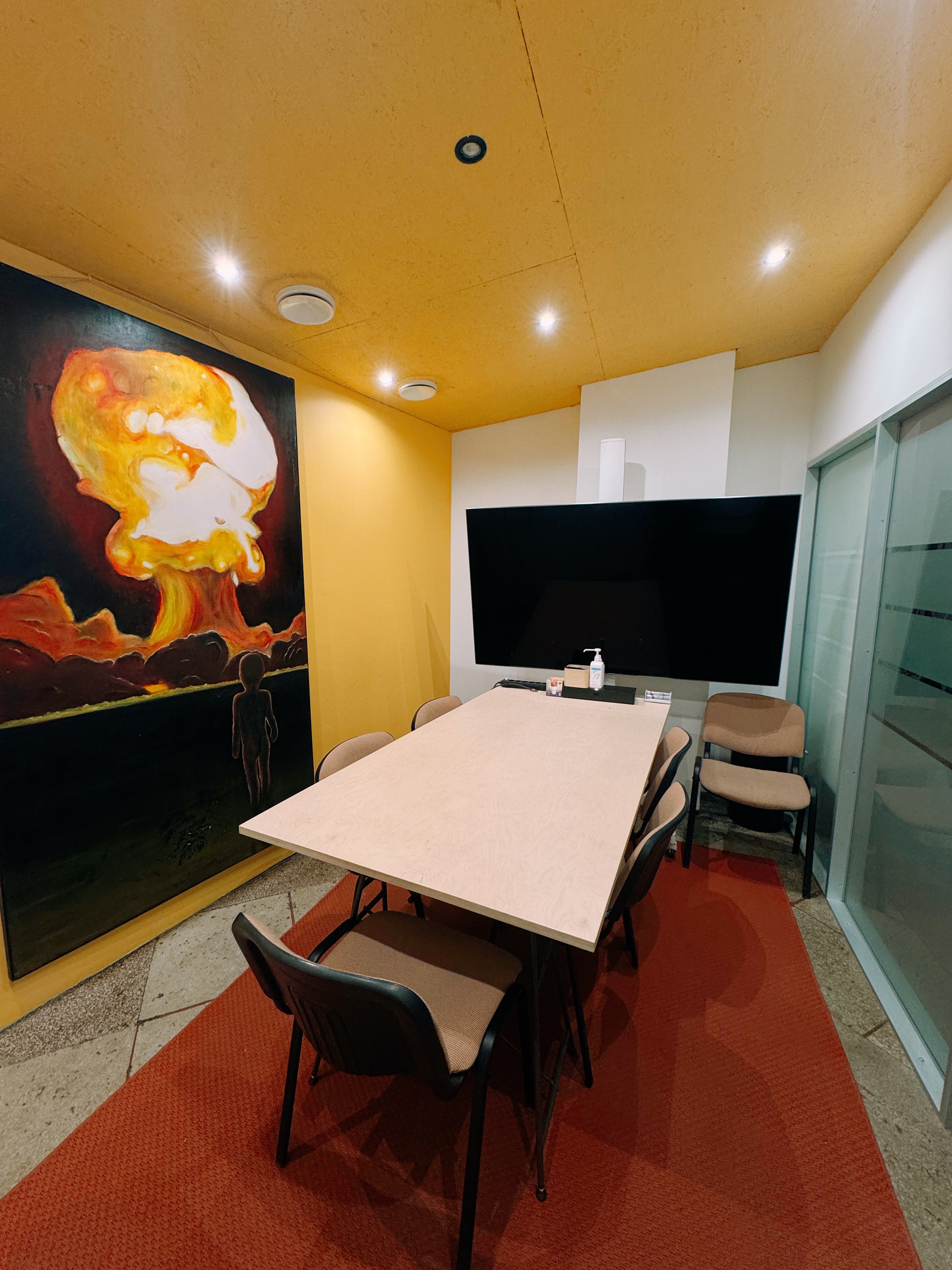 Palo Alto Club meeting room, large screen, video meetings, calls