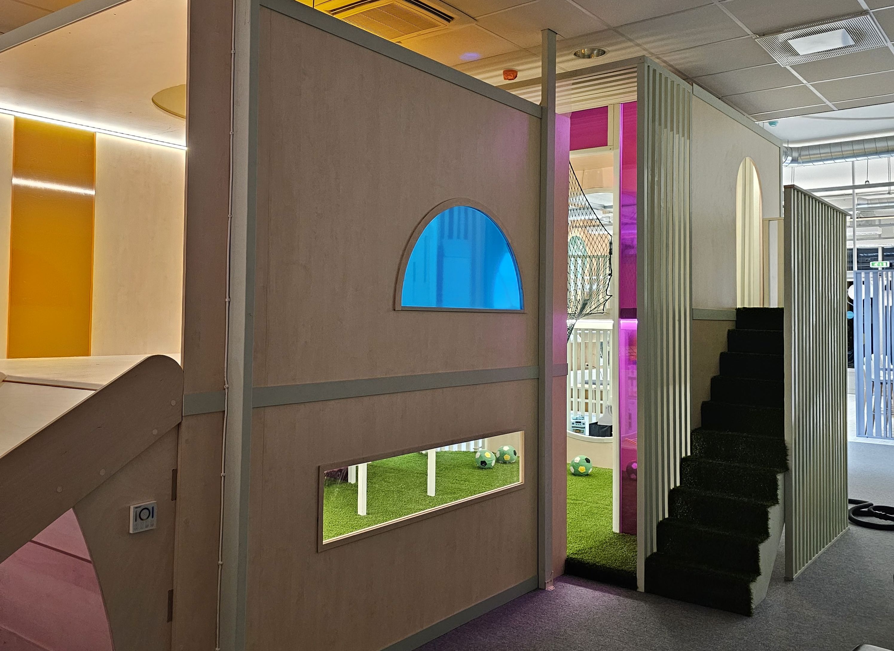 Mängu Saar Lasnamäe suur puidust mängu- ja ronimistorn