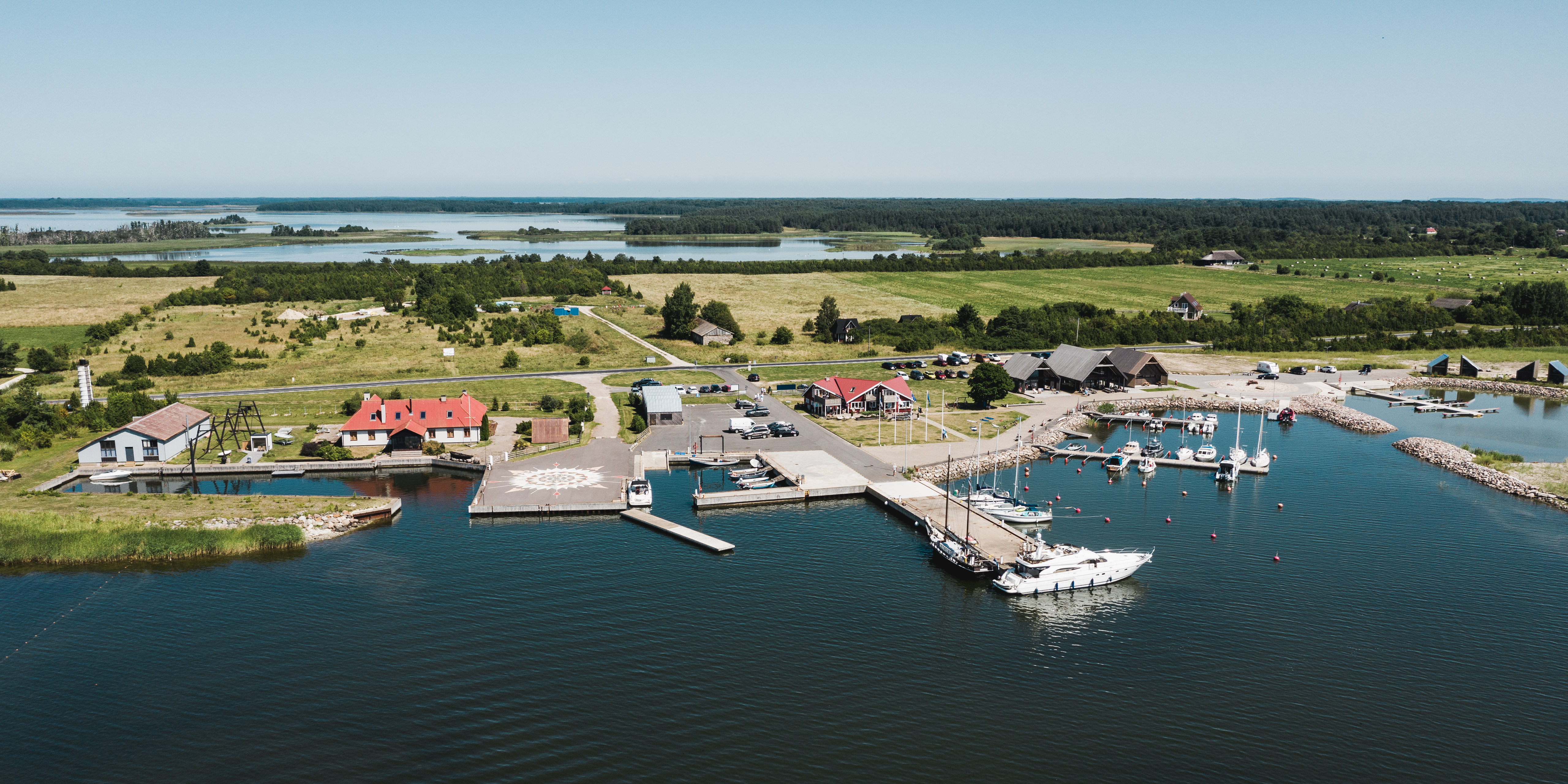 Purjelaev Lisette Orjaku sadamas