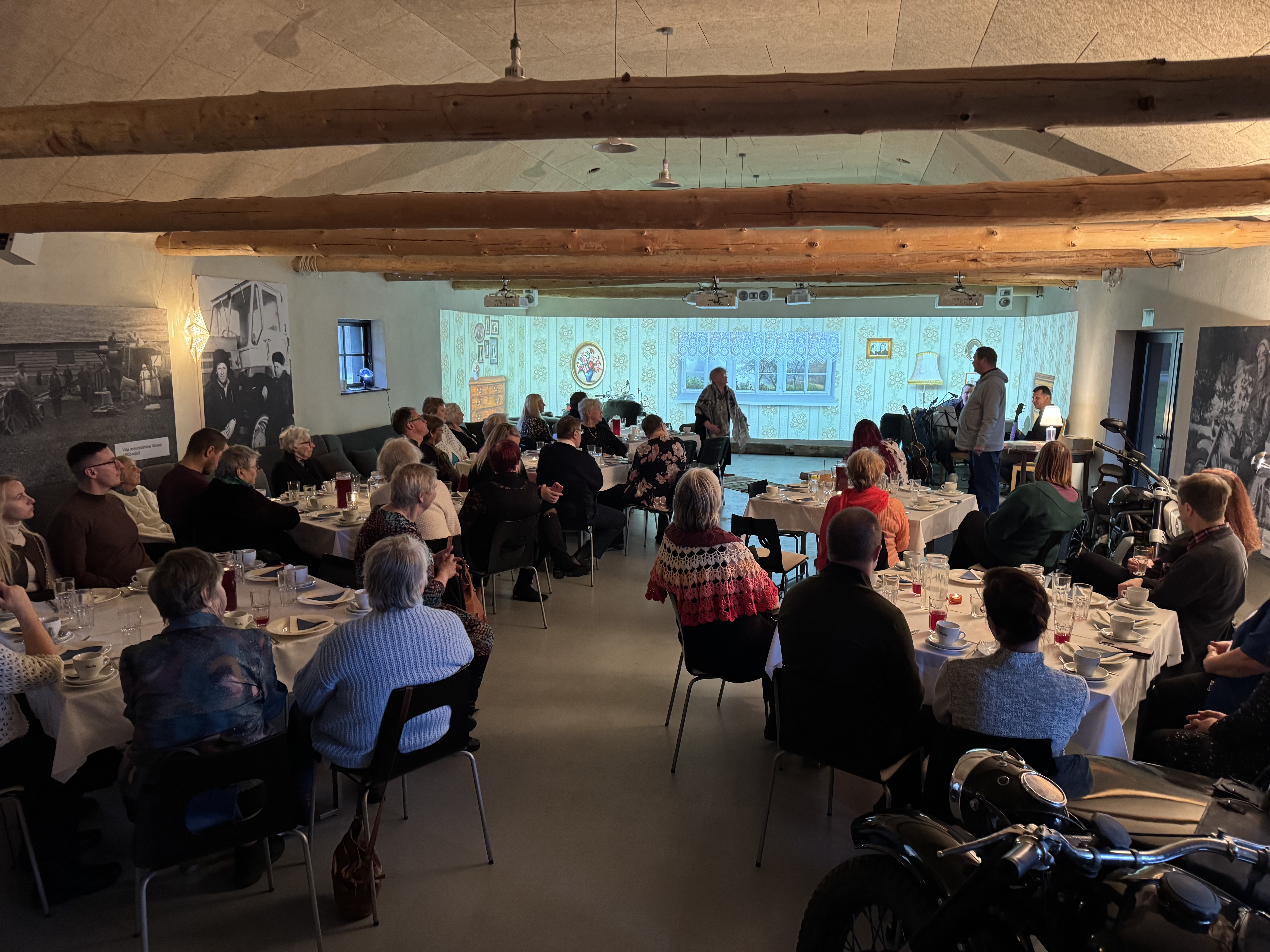 "Voose Päikesekodu" semināru ēkas zāle banketu stilā