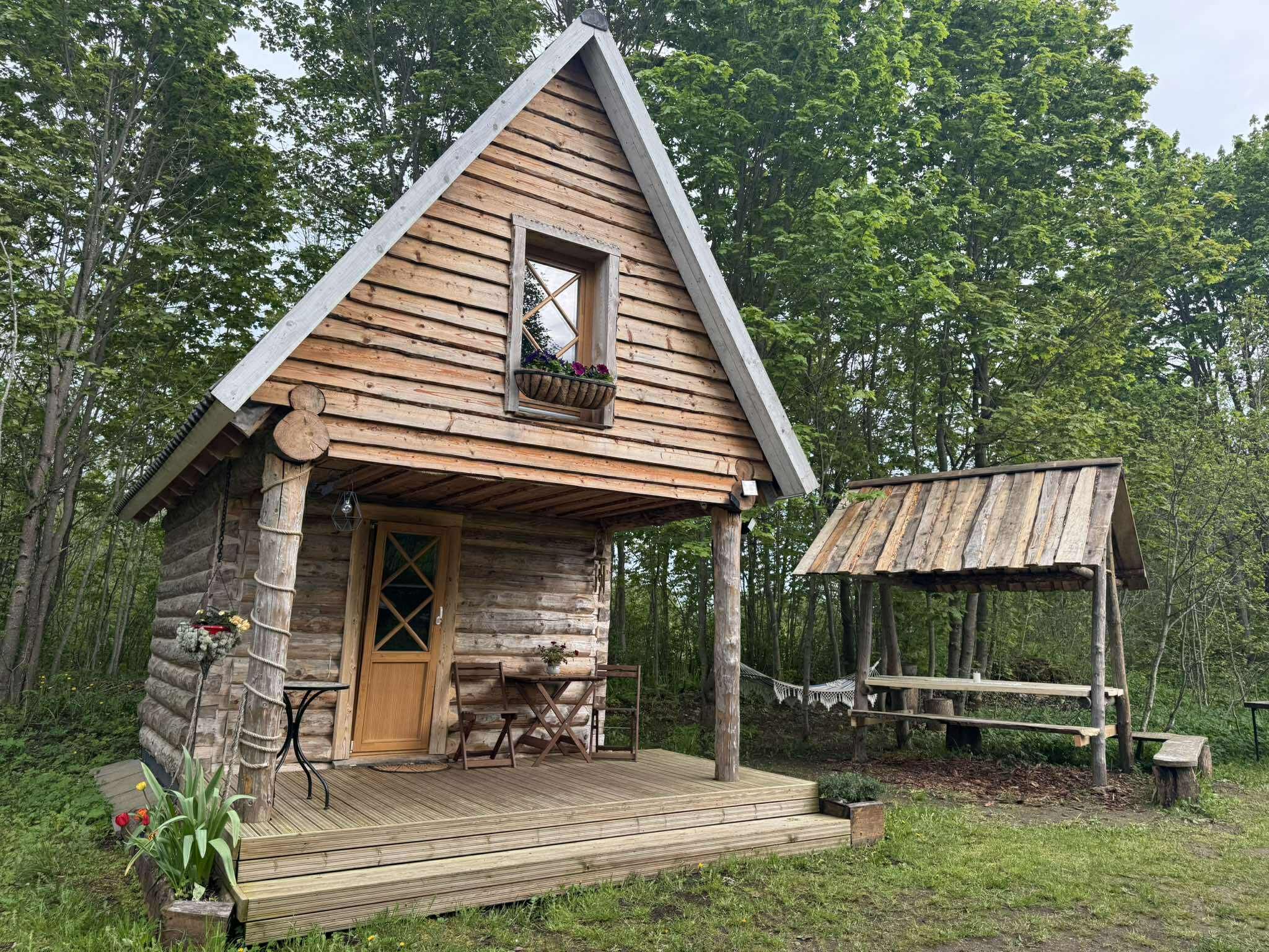 Hubane onn terrassi ja puhkealaga