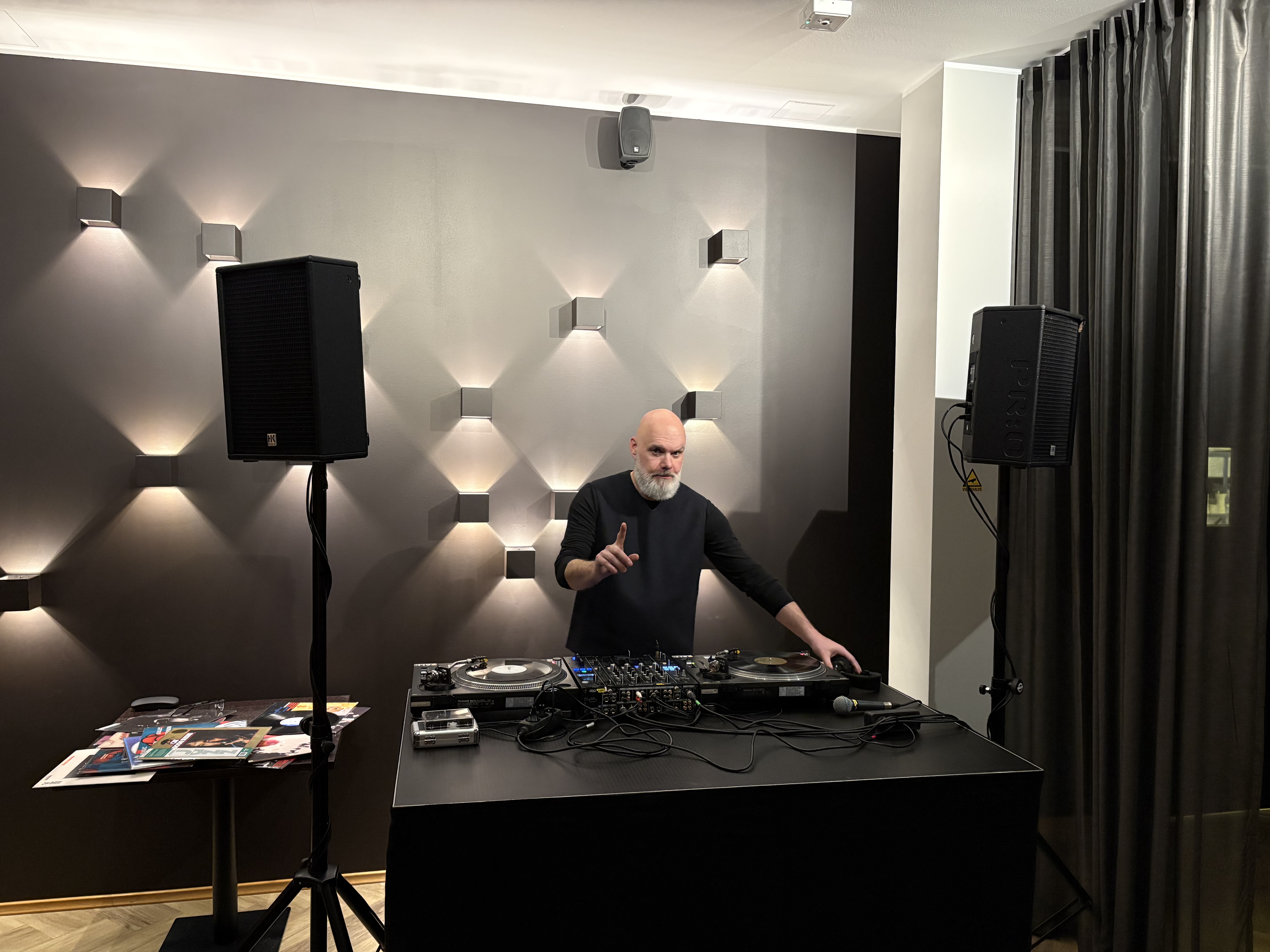 Vinüüliõhtu Pärnu õdusas restoranis Wasa Resto! 30. ja 31. jaanuaril kell 19.00–22.00 ootame Sind kahele erilisele vinüüliõhtule Pärnu hubases restora