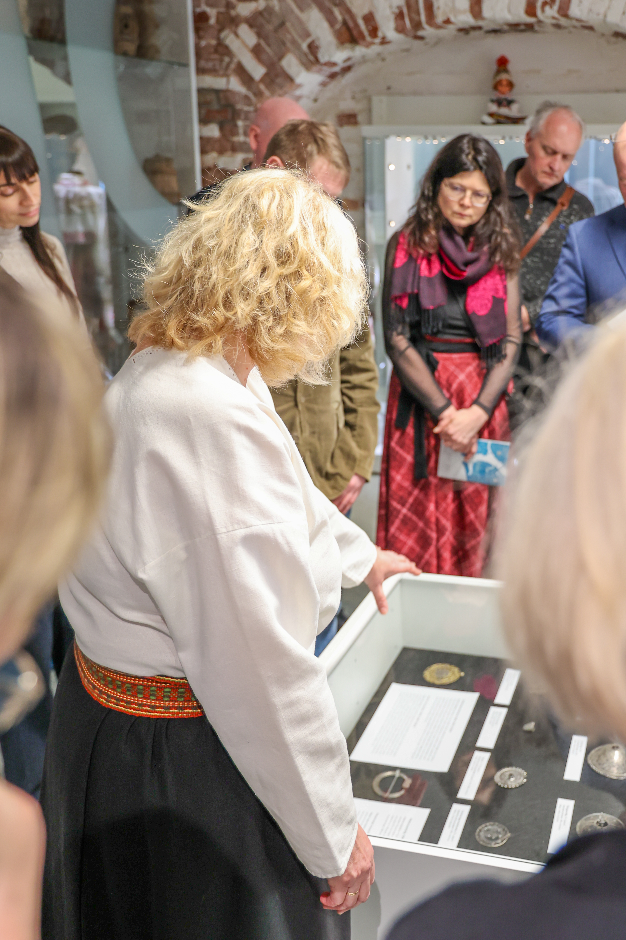 Uue püsinäituse avatud hoidla Pärnu Muuseumis