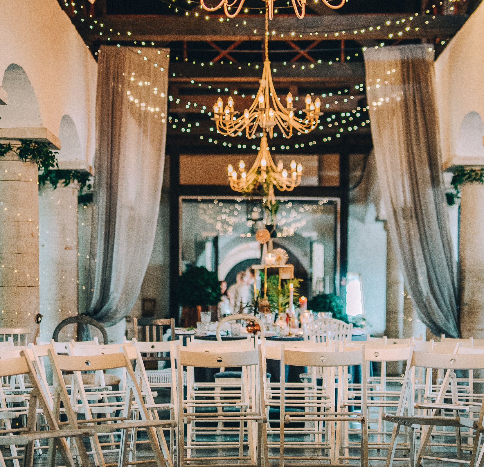 Padise Kastelli sammassaal teatri stiilis