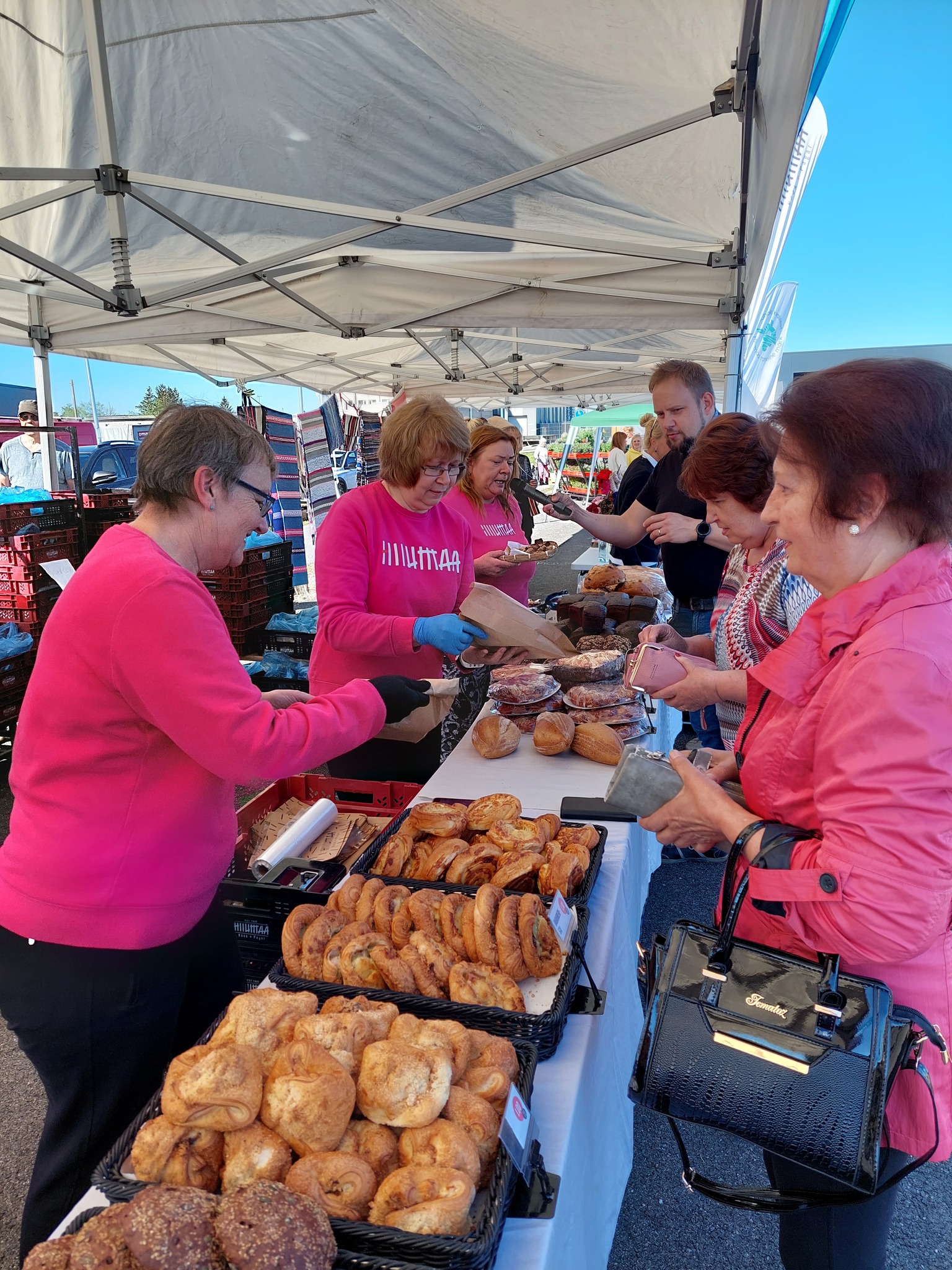 Hiiumaa Köök ja Pagar lett Hiidlaste kevadlaadal