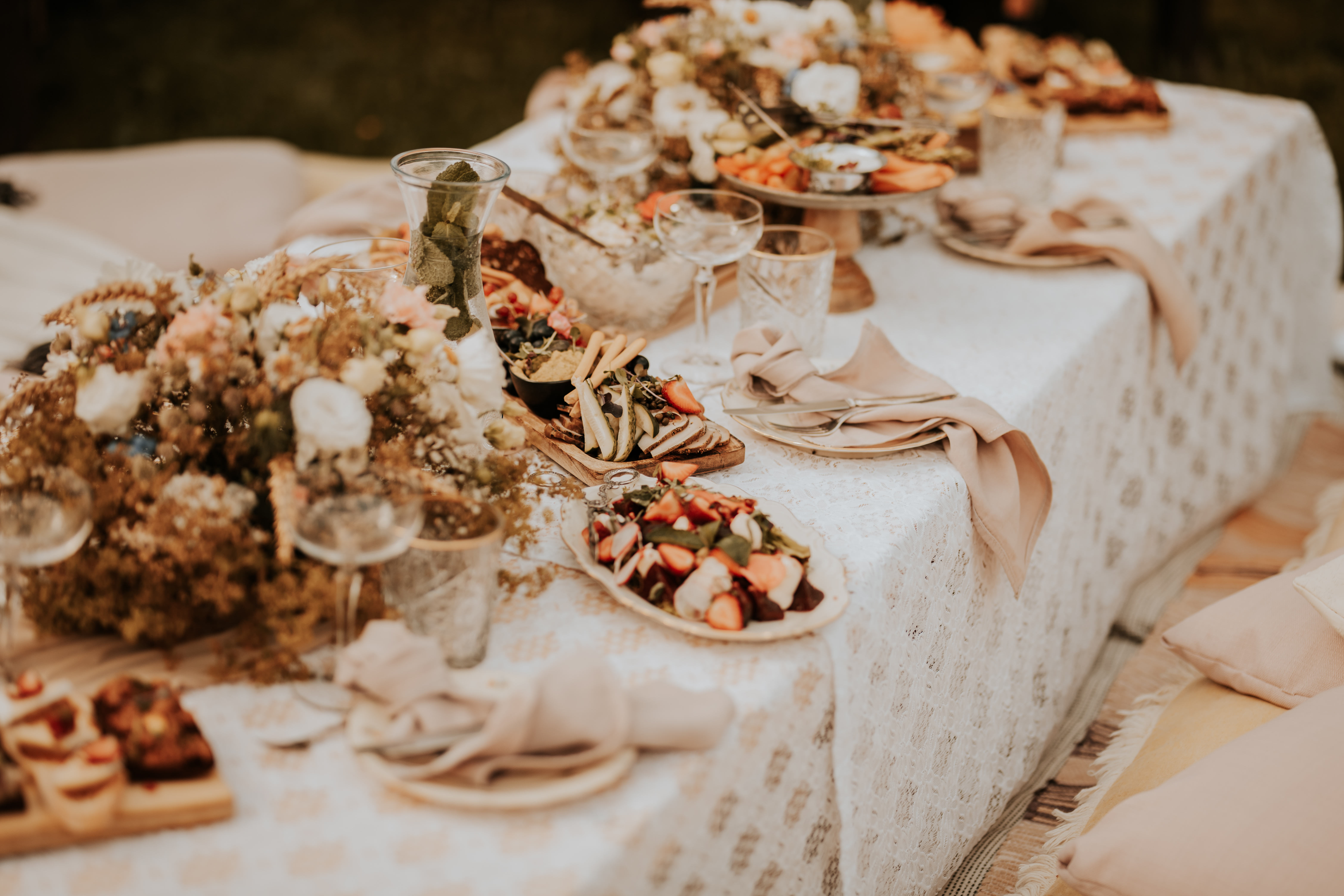 Padise Kastell elamuspikniku laud