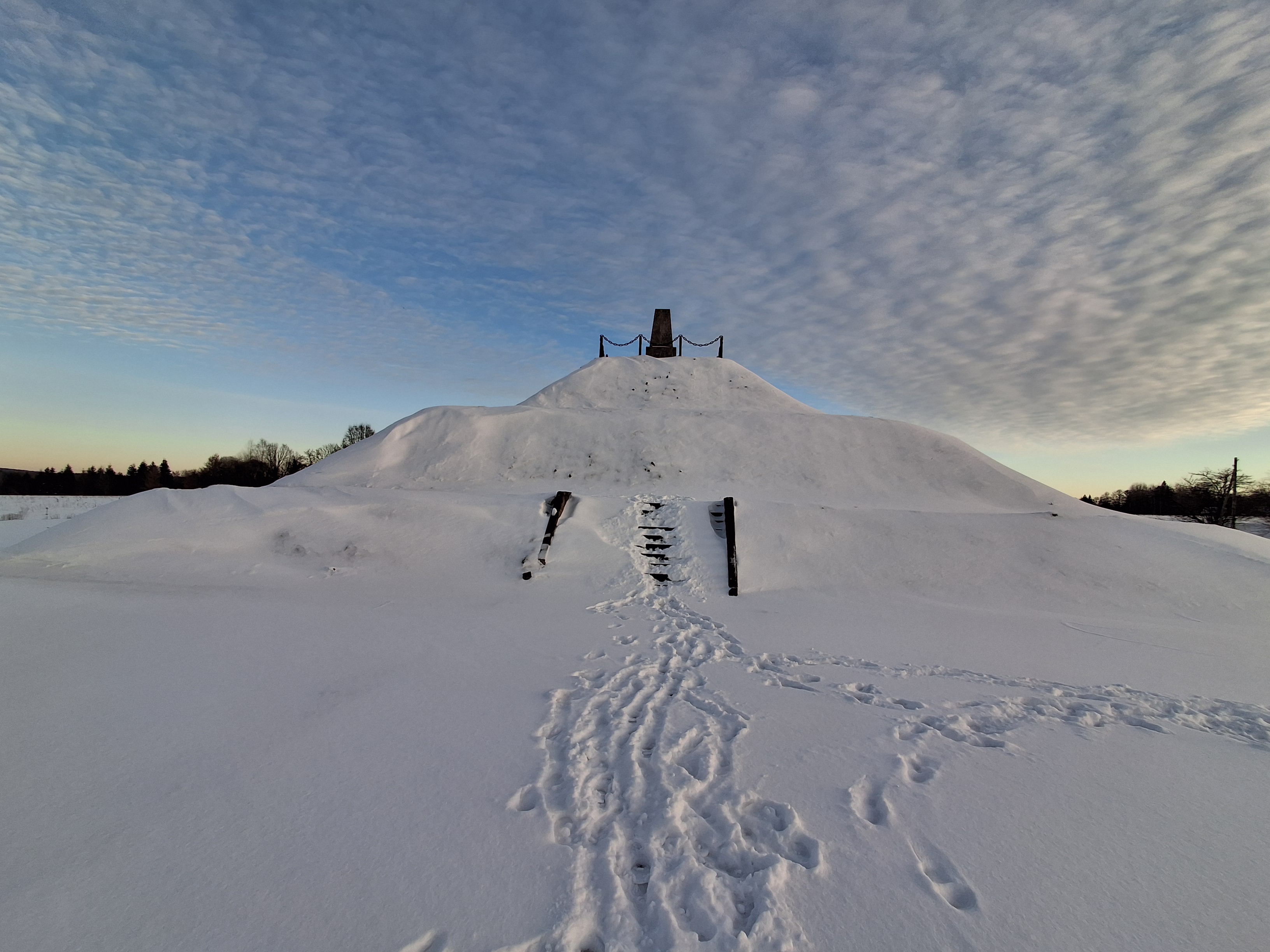 Paju kaujas piemiņas zīme ziemā