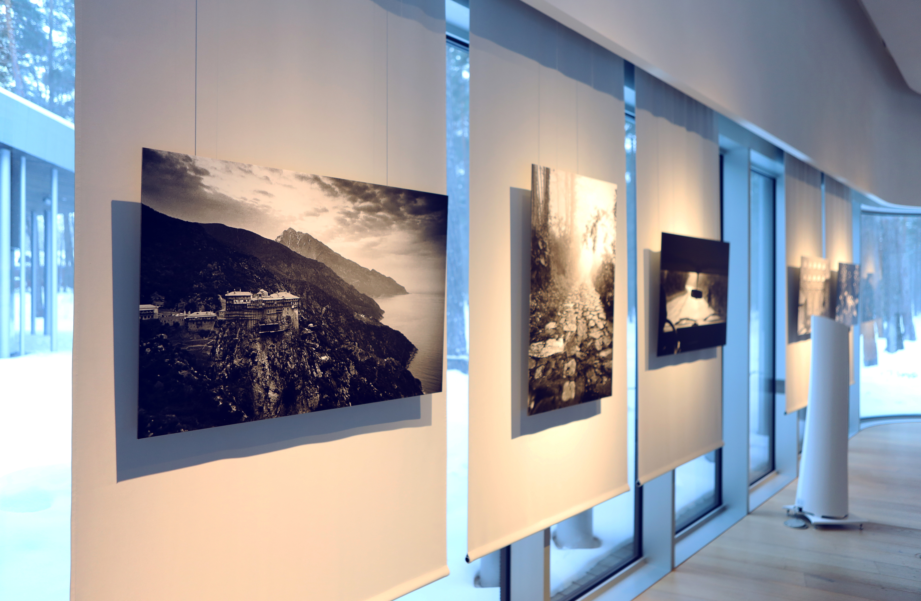 Pealkiri Ali Borovalı näitus "Varjatud maailm. Kloostrielu Athose mäe