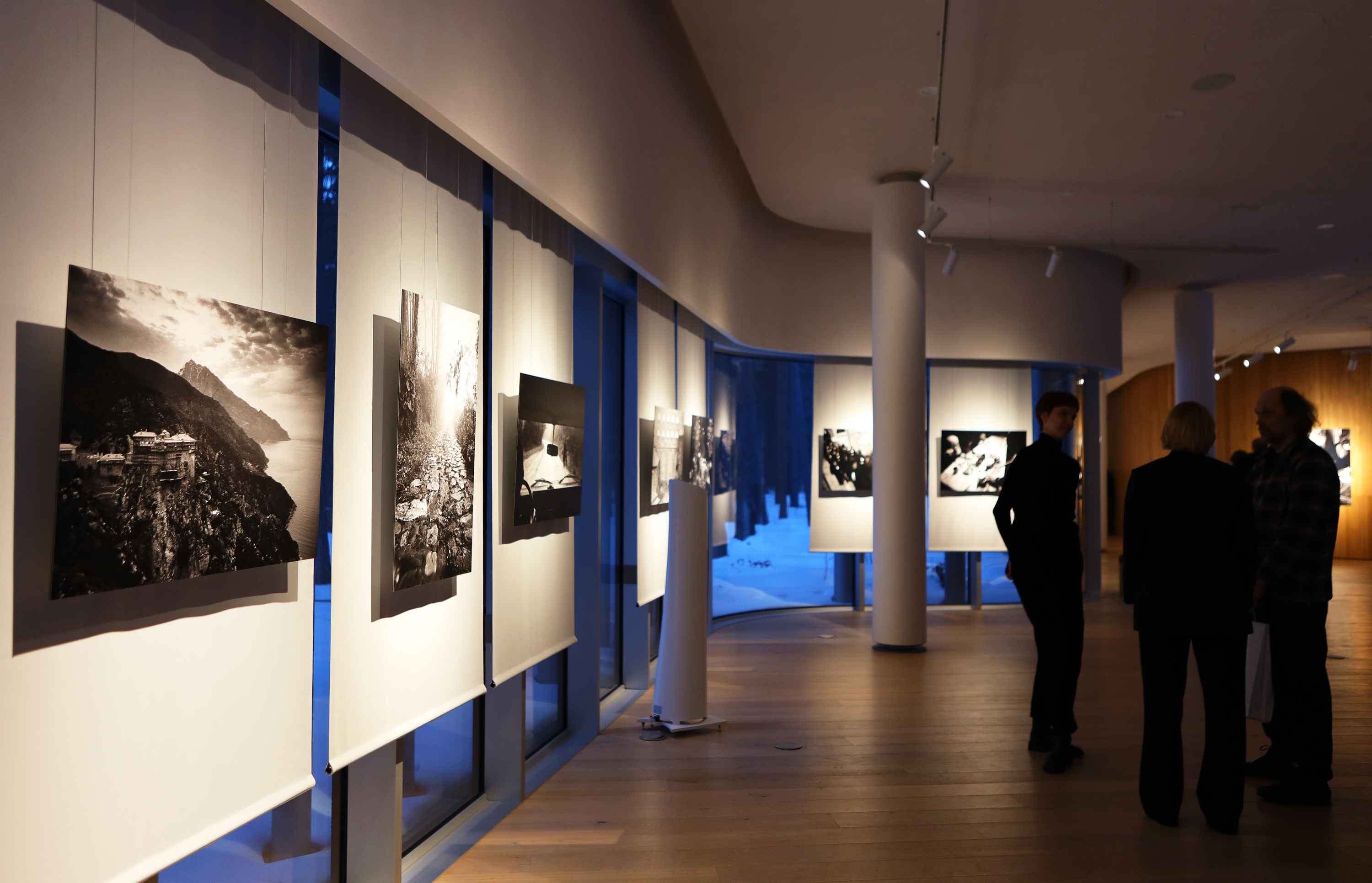 Pealkiri Ali Borovalı näitus "Varjatud maailm. Kloostrielu Athose mäe