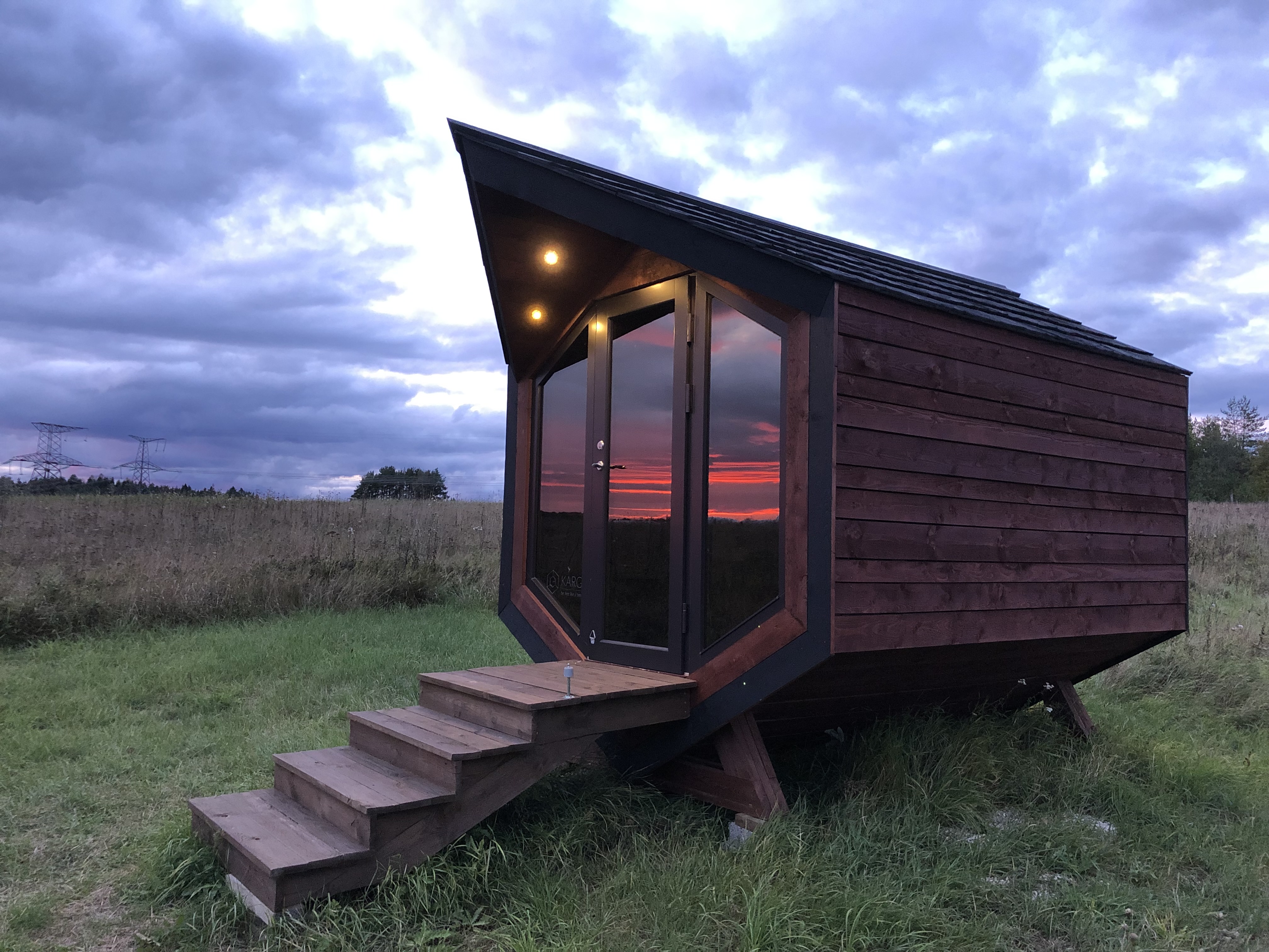 Voose Päikesekodu majutus King Size Kärg