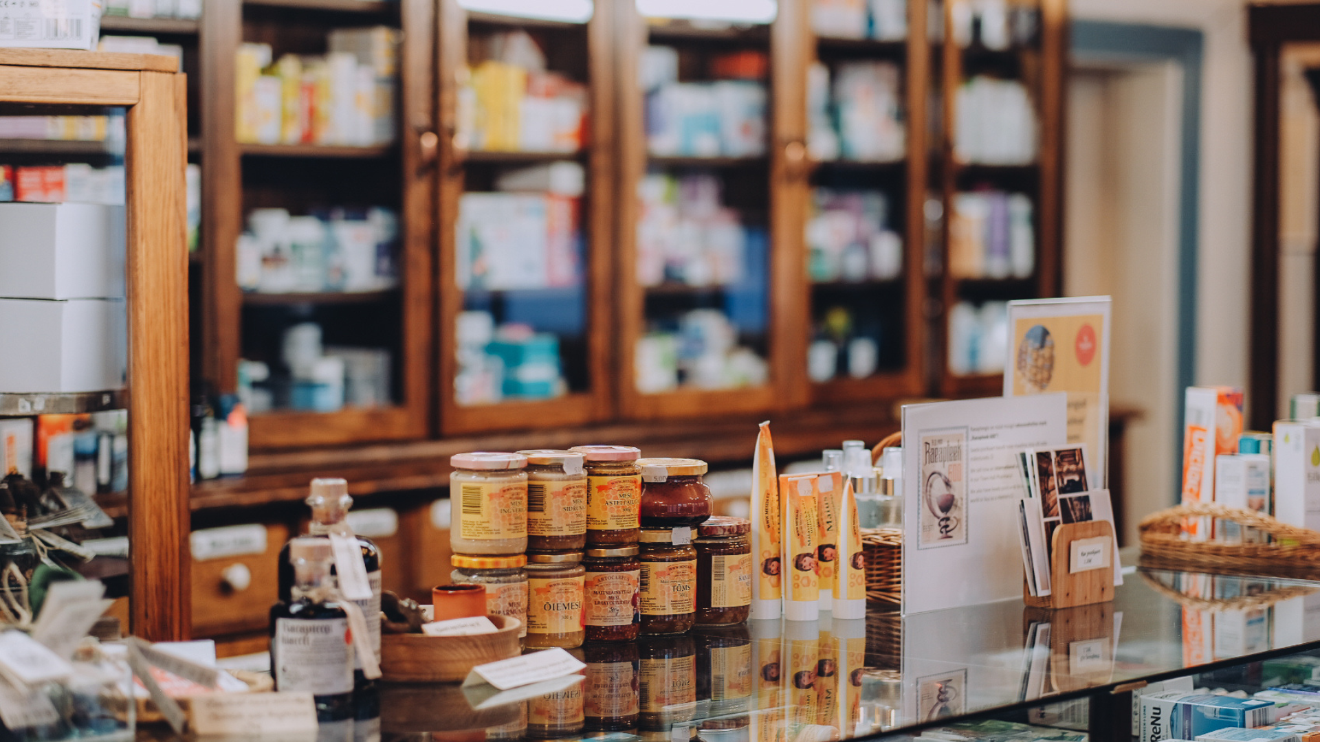 Rae apteegi interjöör