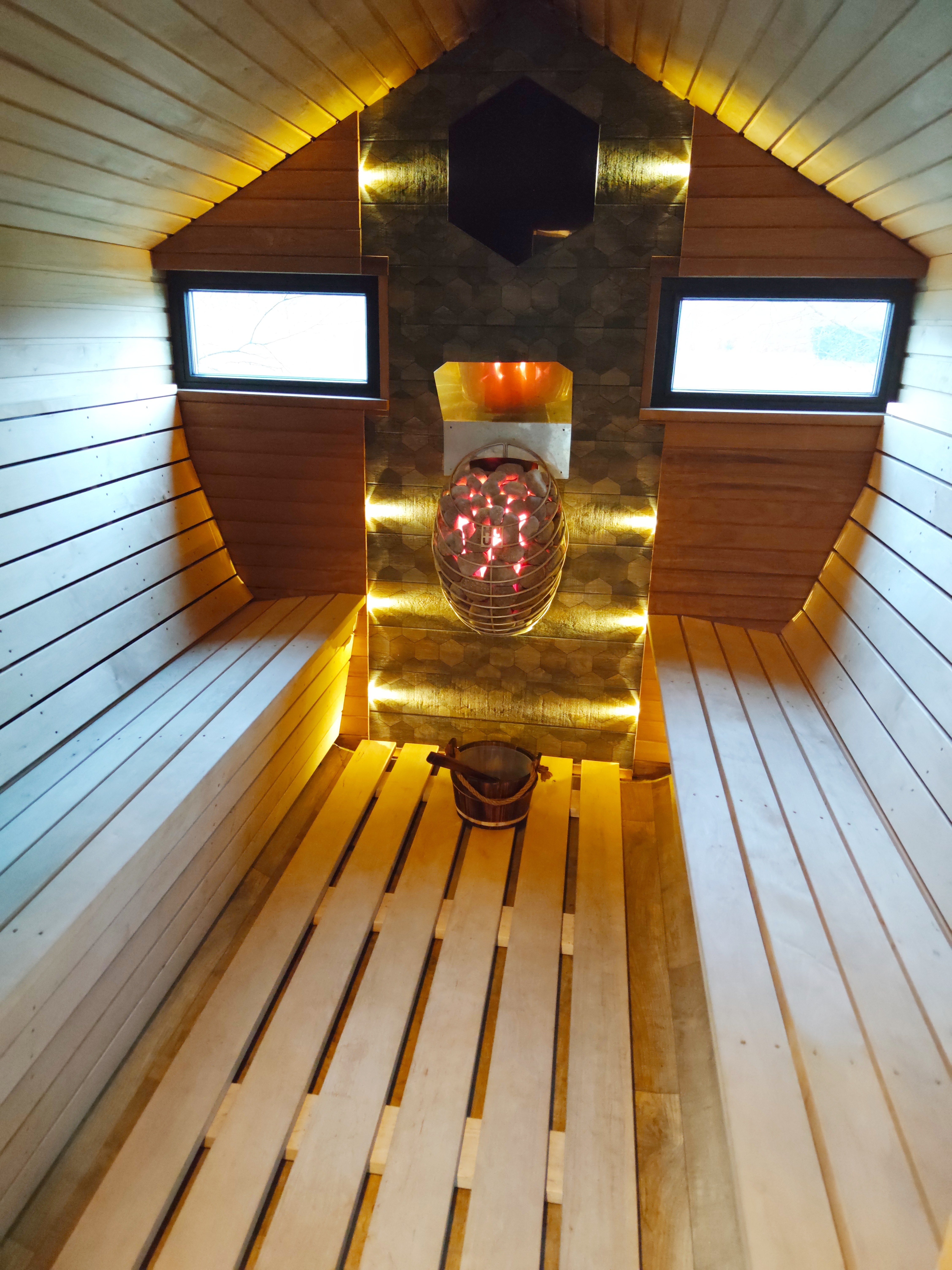 Voose Päikesekodu põhust Kärg Saun, Huum keris