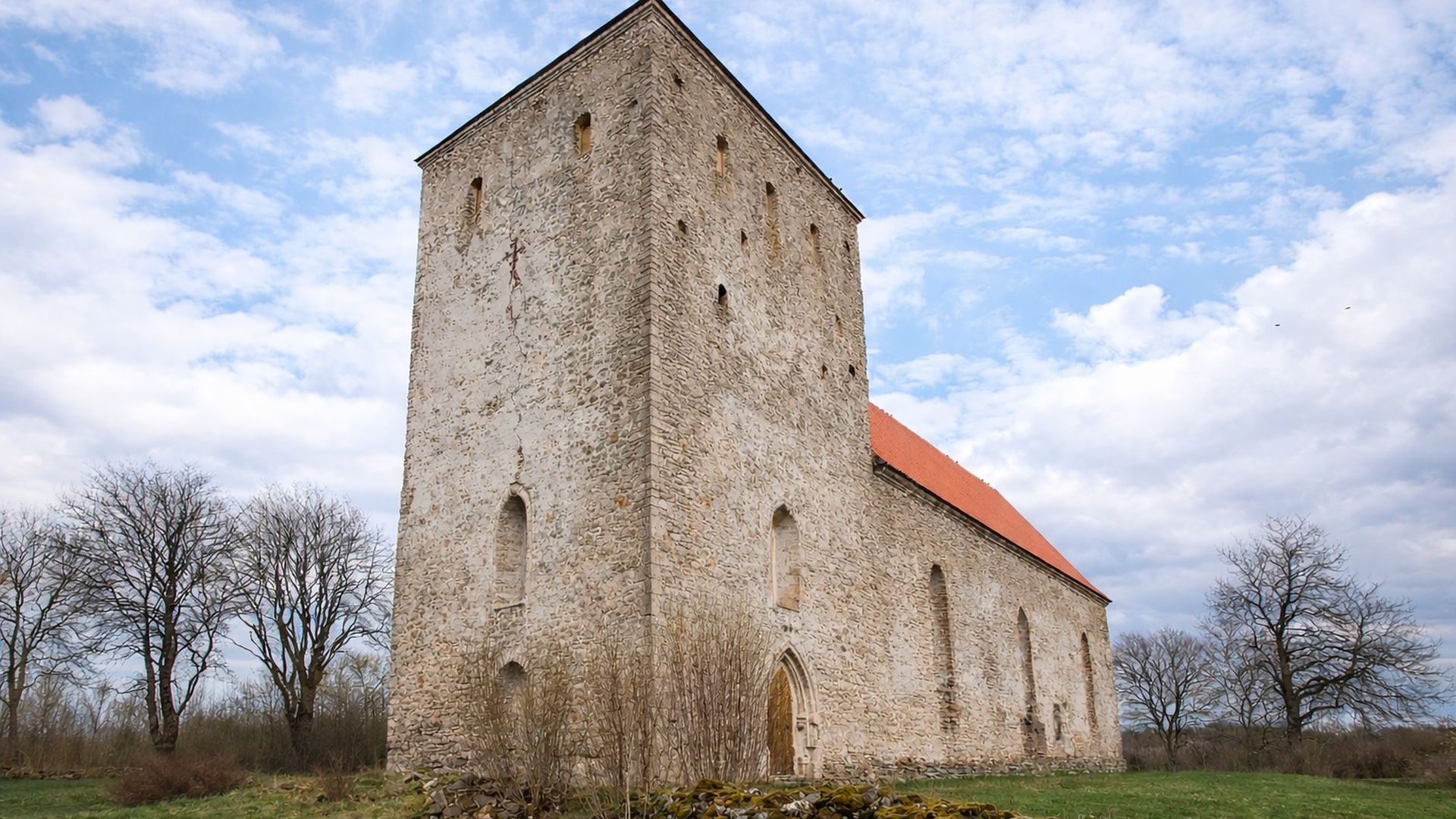 Keskaegne Pöide Maarja kirik