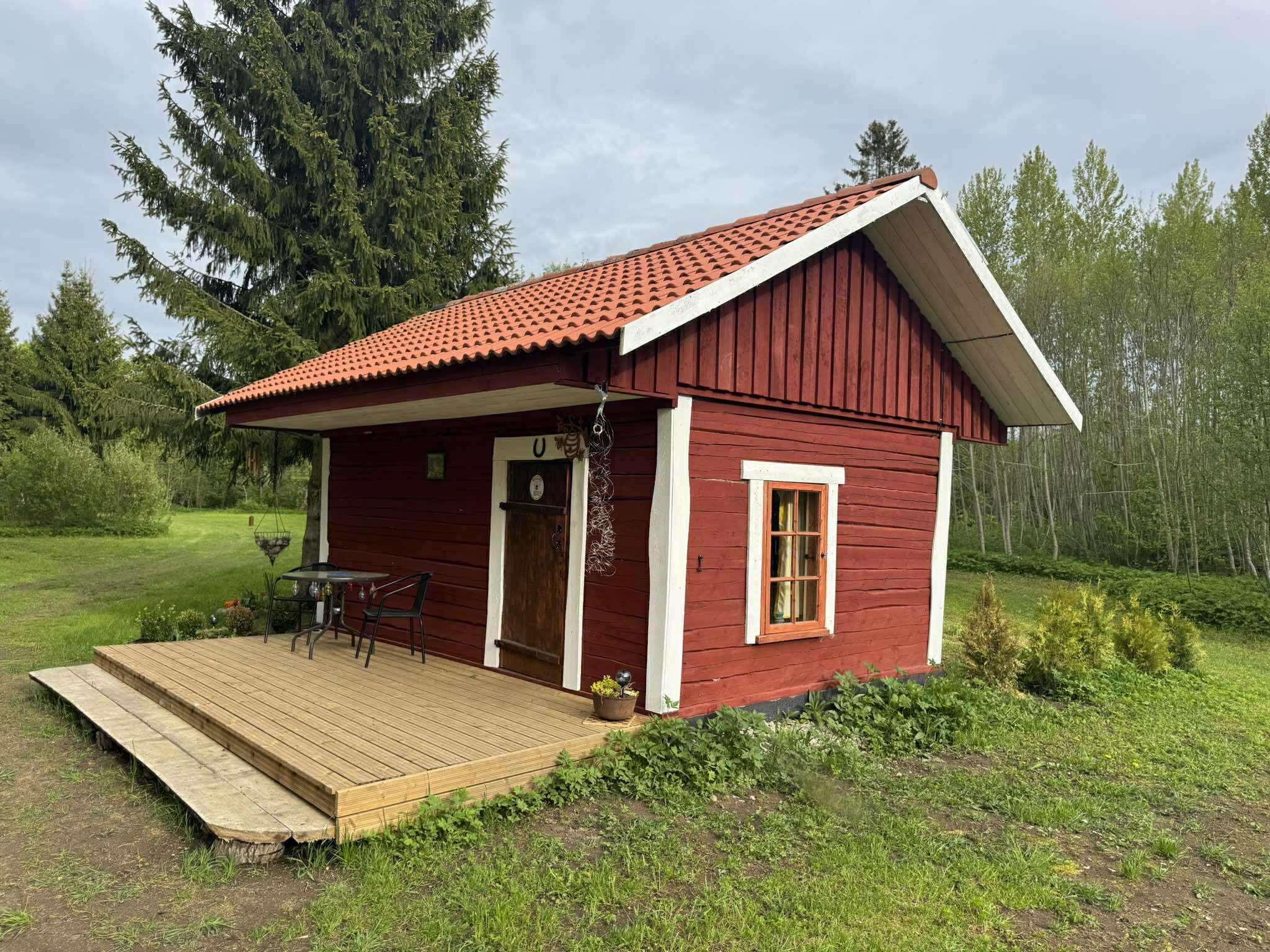 Salatse metsa mesionn- privaatne onn looduse keskel