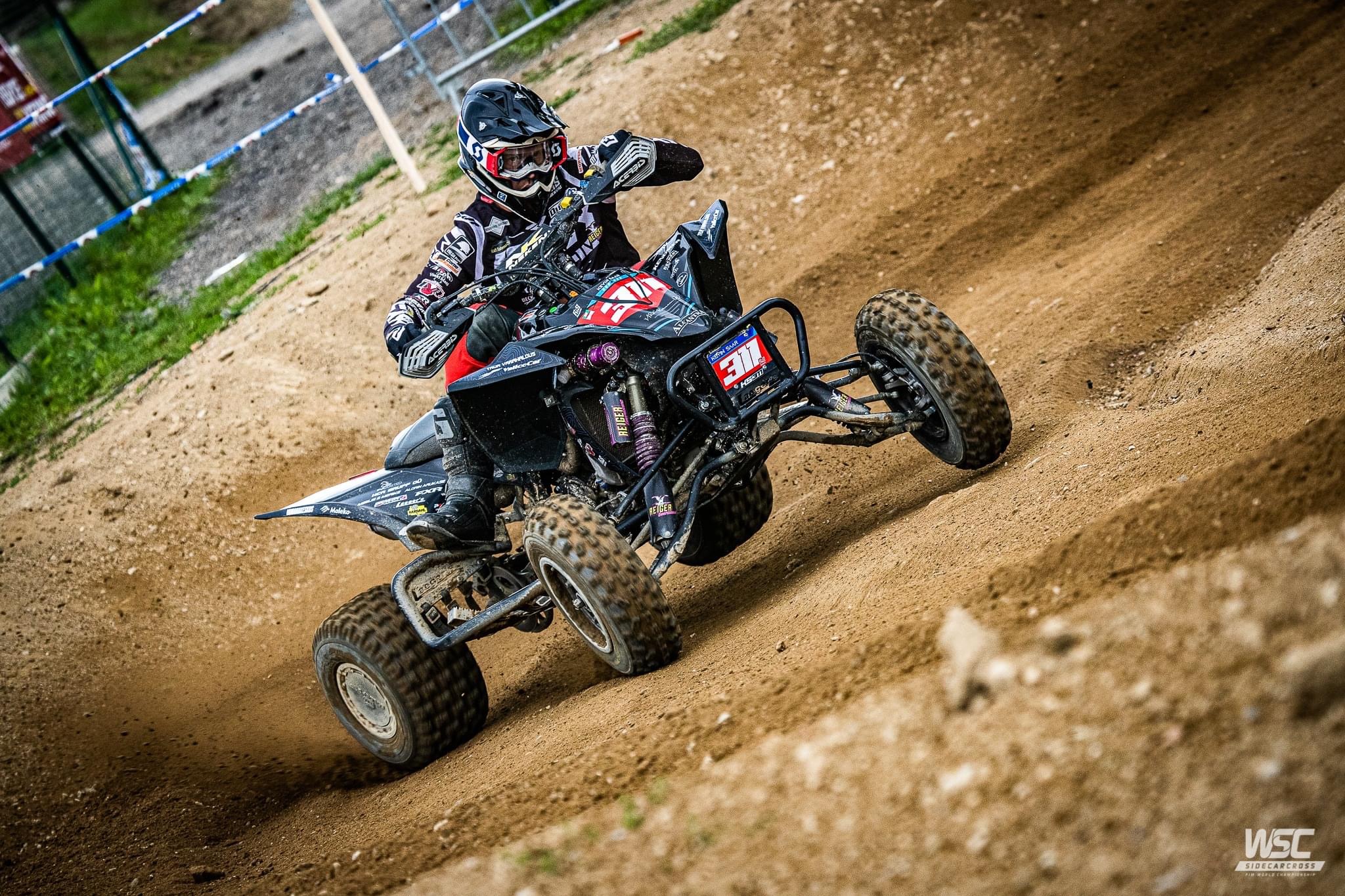 Ürituse rajal on maailma parimad külgkorvi- ja quadisõitjad