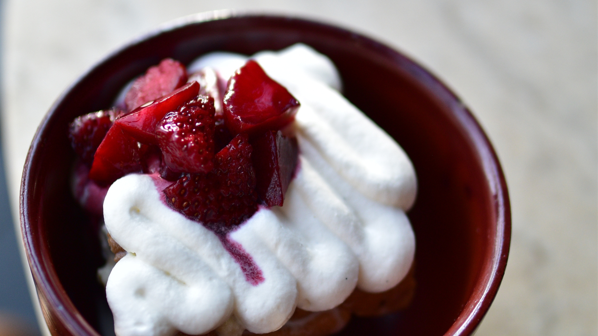 Sodita restorani magustoidut