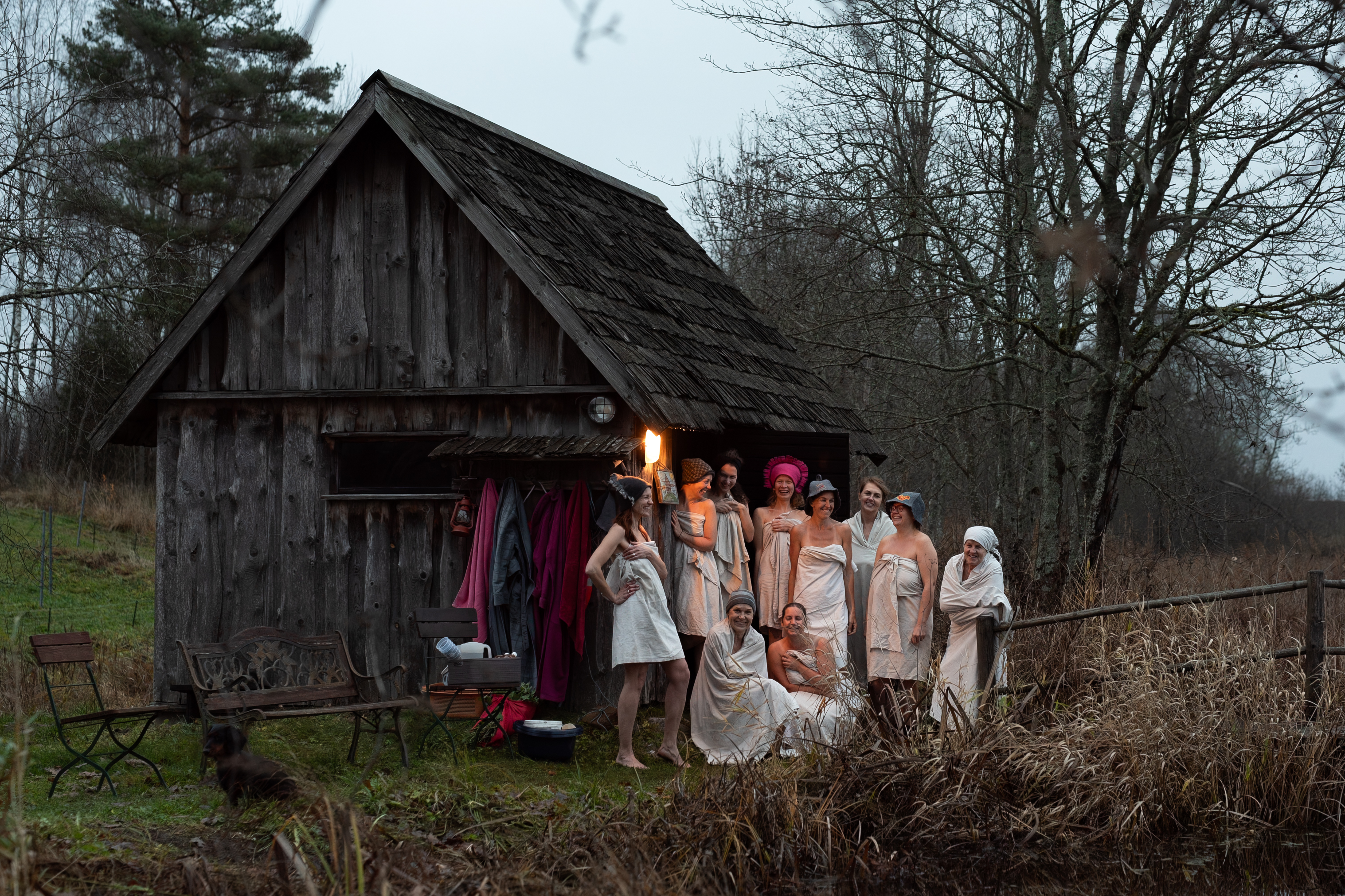 Ootame sind osa saama ehedast ja privaatsest suitsusauna elamusest Võrumaal, Haanja kuplite vahel Lõuna-Eestis. Uue-Saaluse suitsusaun asub otse järve