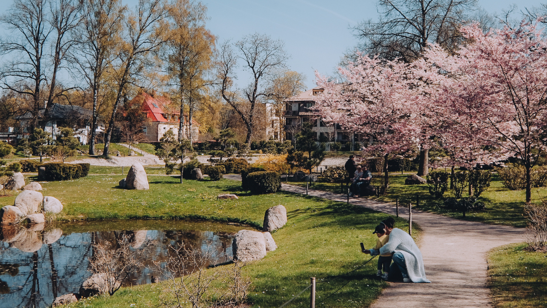 Japanilainen puutarha perustuu elämän kiertokulun filosofiaan sekä luonnon elävyyteen. Kävely, mietiskely ja luontoon syventyminen ovat toimia, jotka 