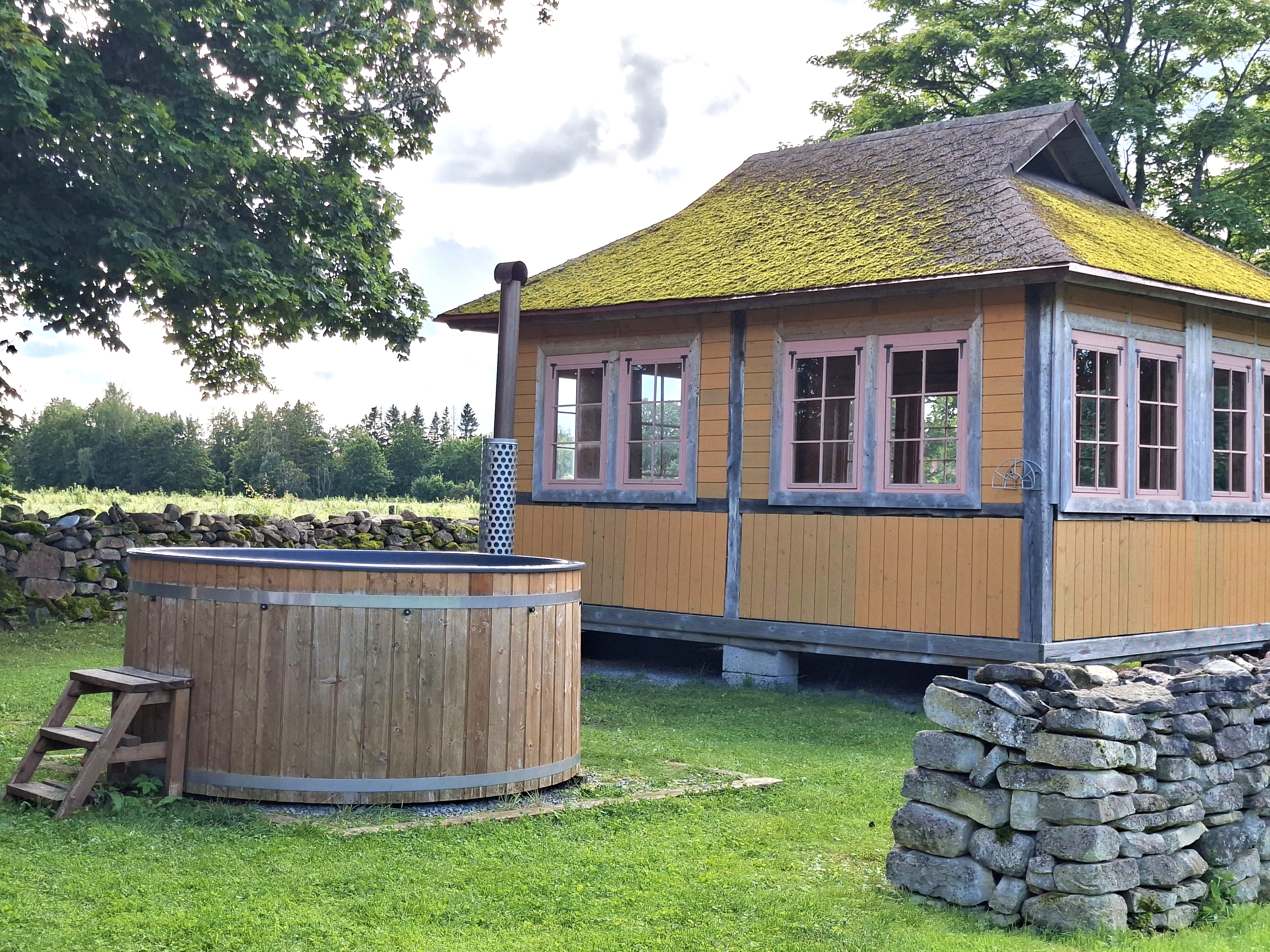 Saunaala kümblustünn ja lehtla