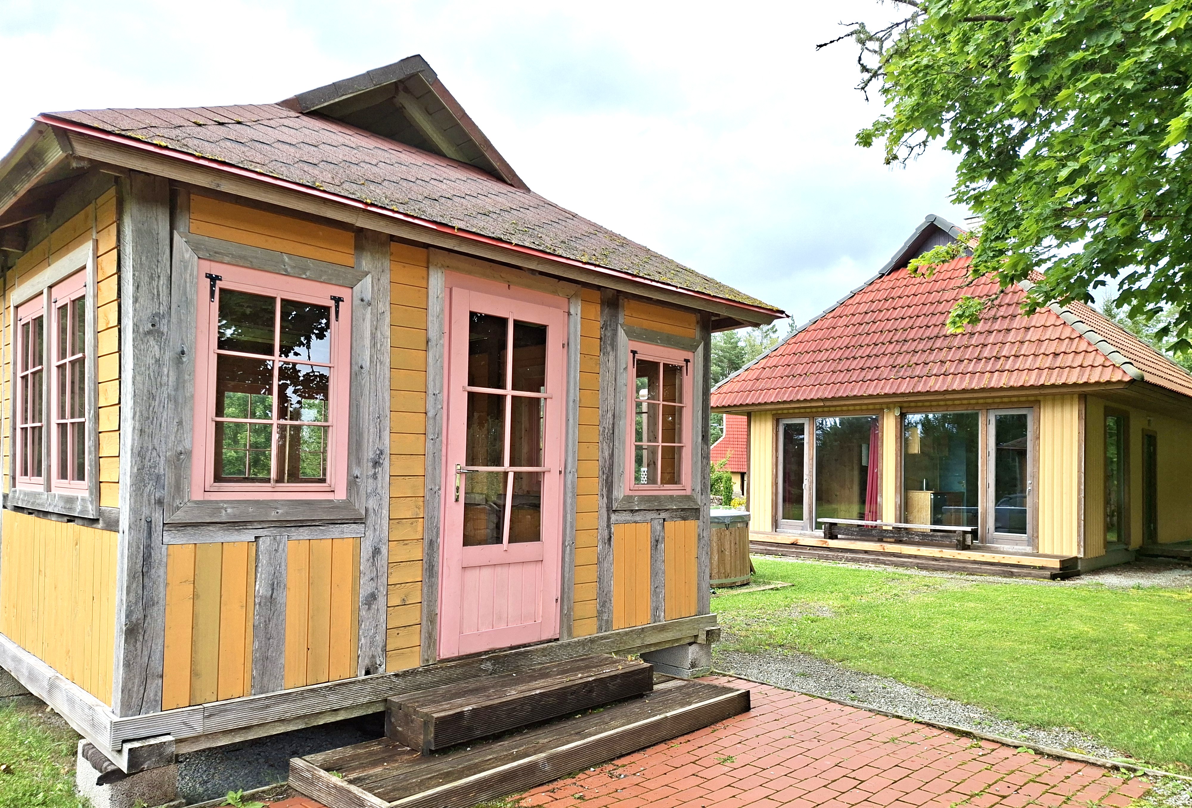 Lehtla koos grillnurgaga