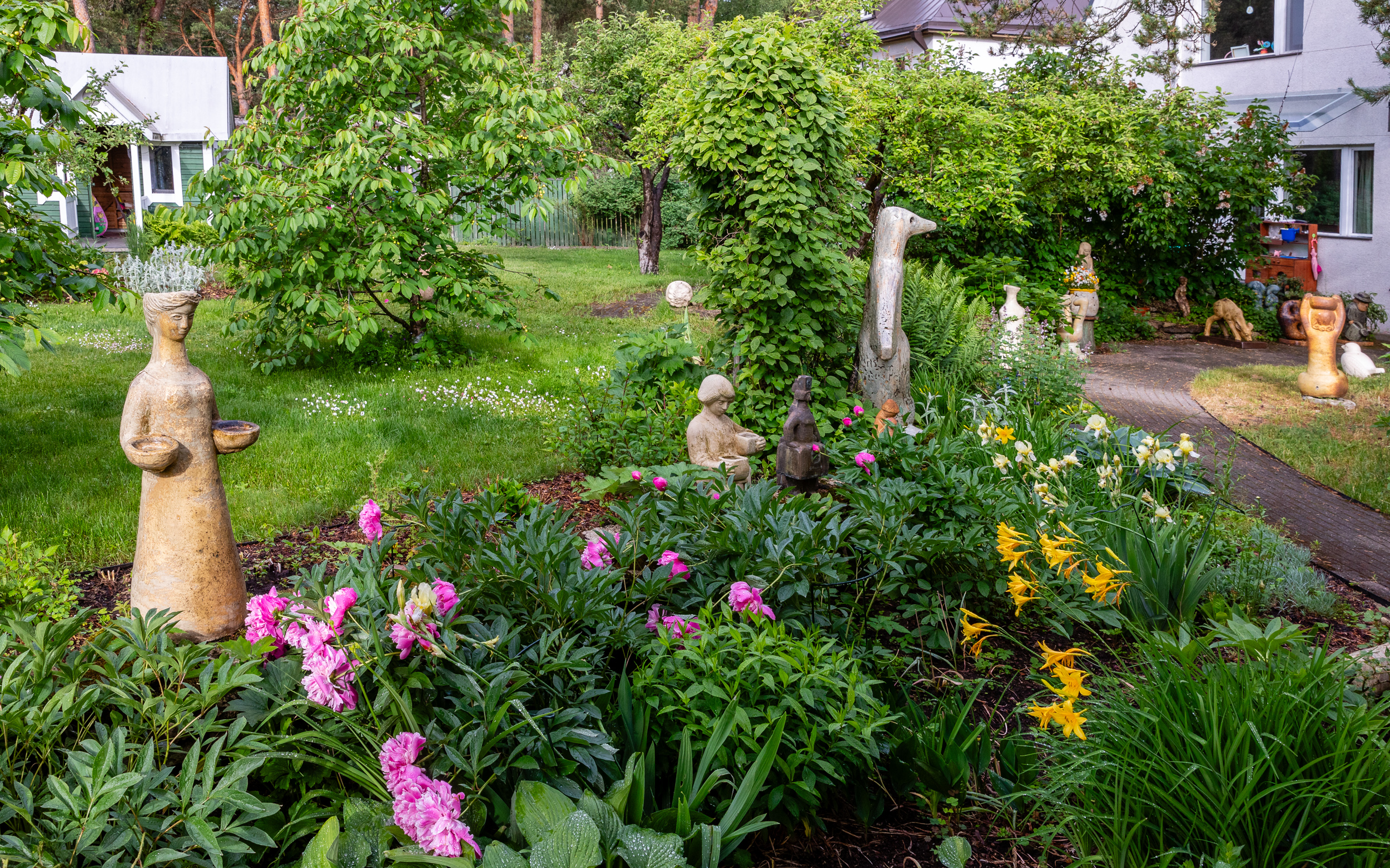Örrekese studio garden