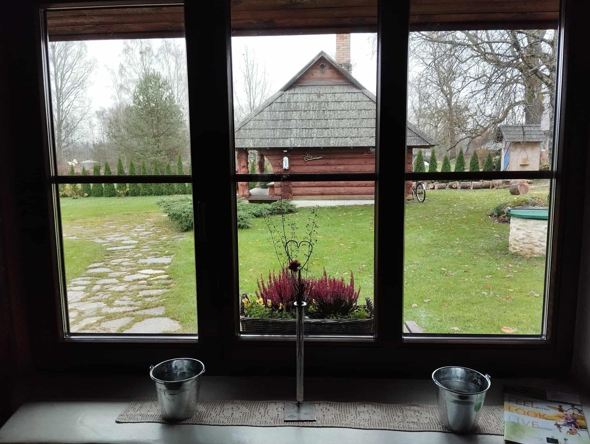 Mihkli-Salu puhkemaja vaade õue