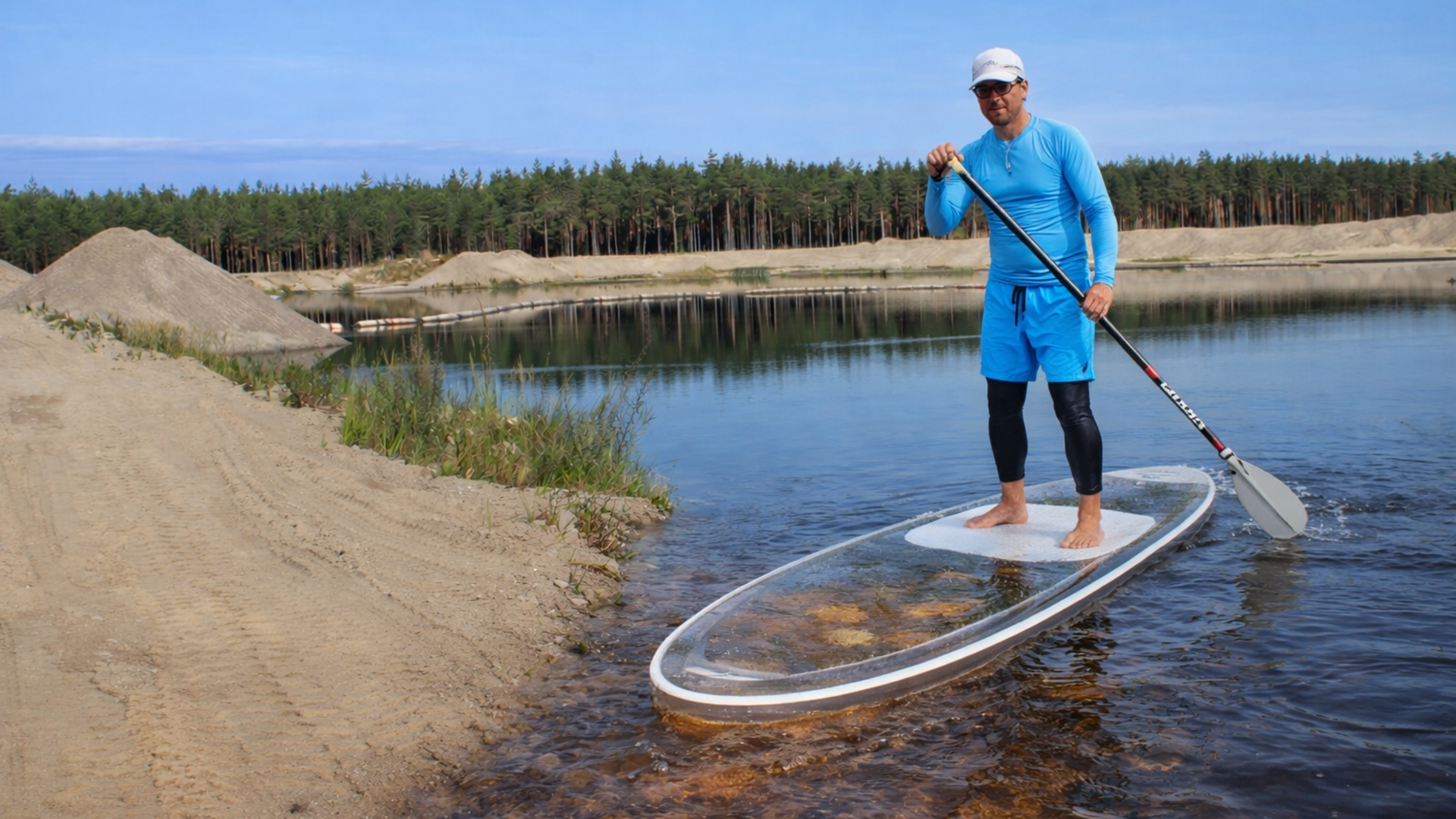 Lasisella SUP-laudalla Kuusalussa