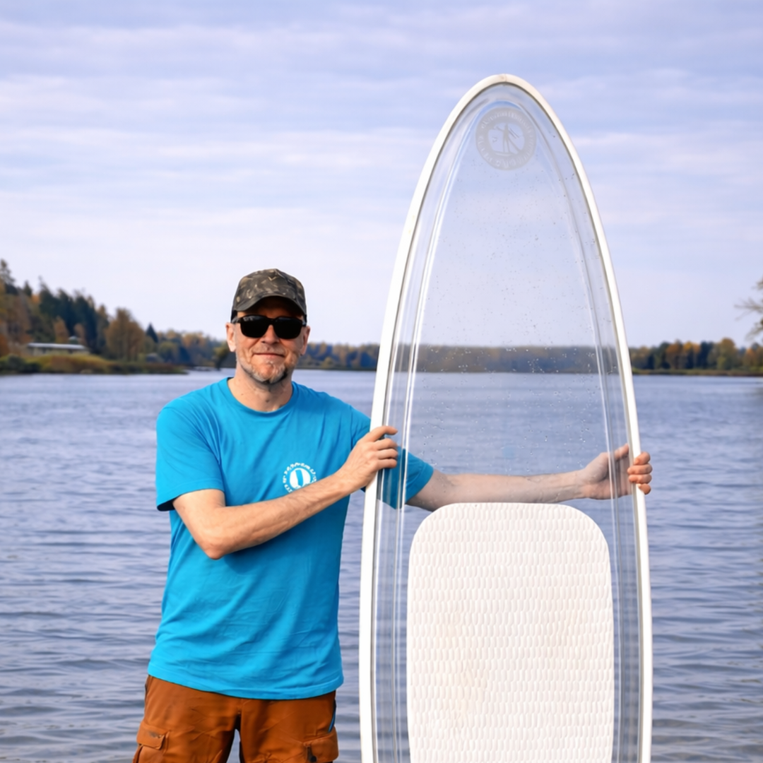 Lasisella SUP-laudalla Kuusalussa