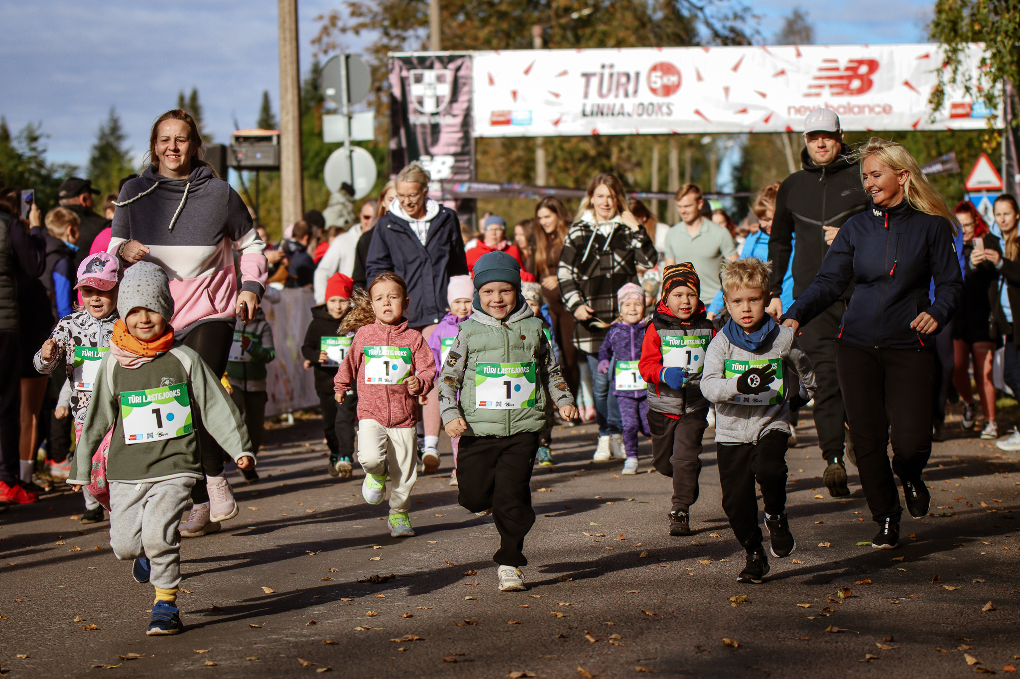 43. Viking Window Paide-Türi rahvajooks