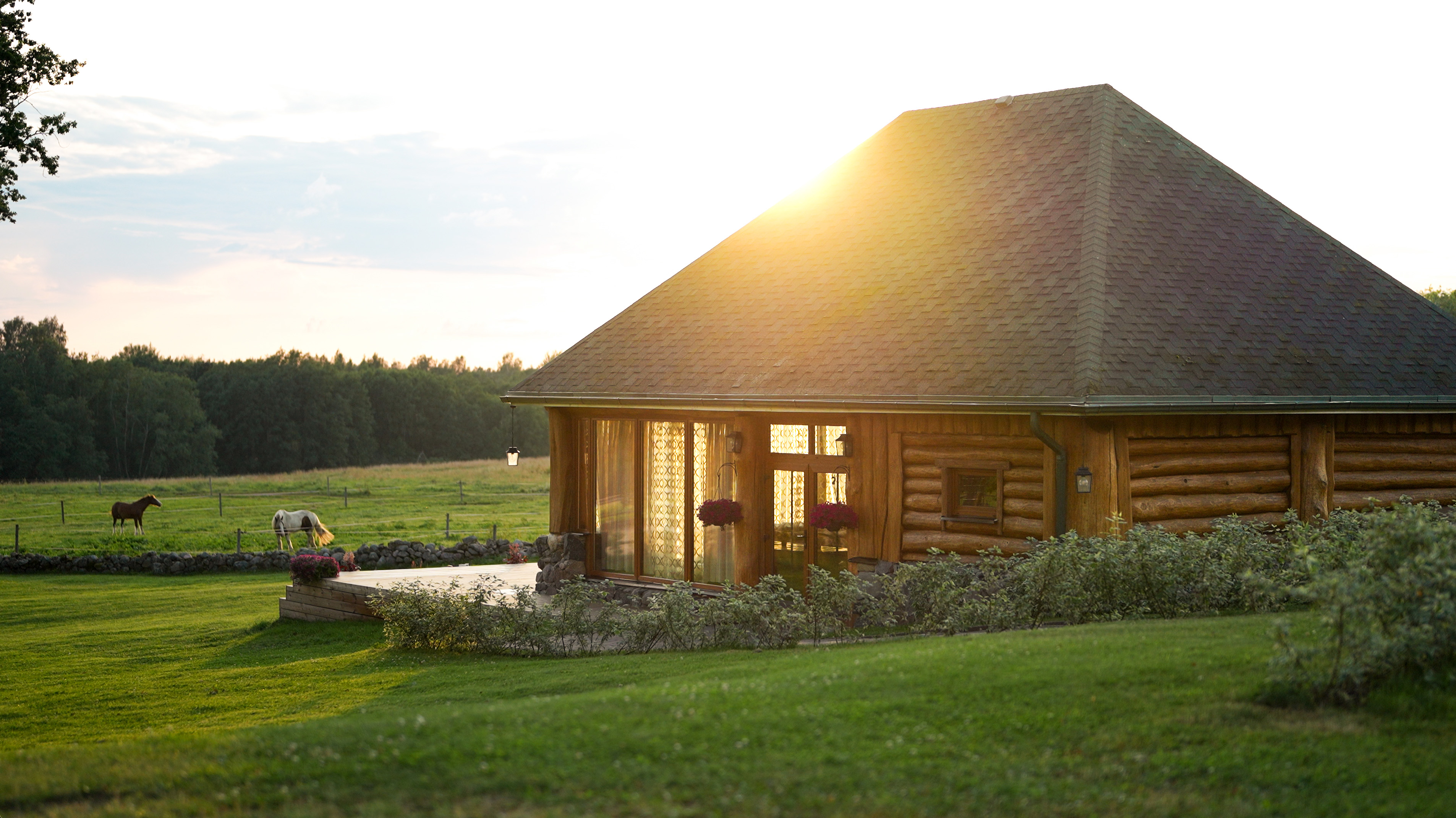 Metsapiiga Talu imelise päikseloojanguga