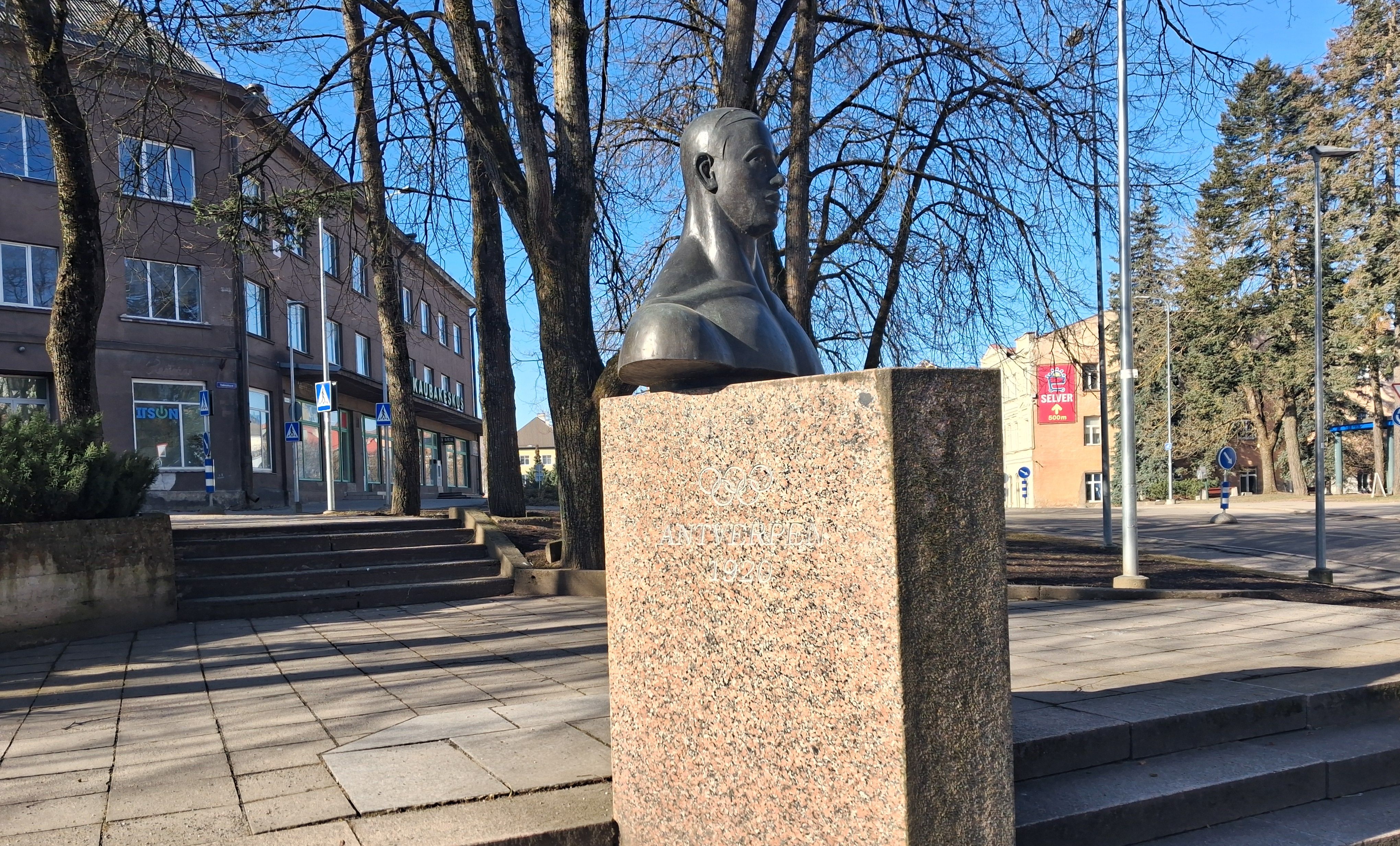 Alfred Neulandi mälestusmärk