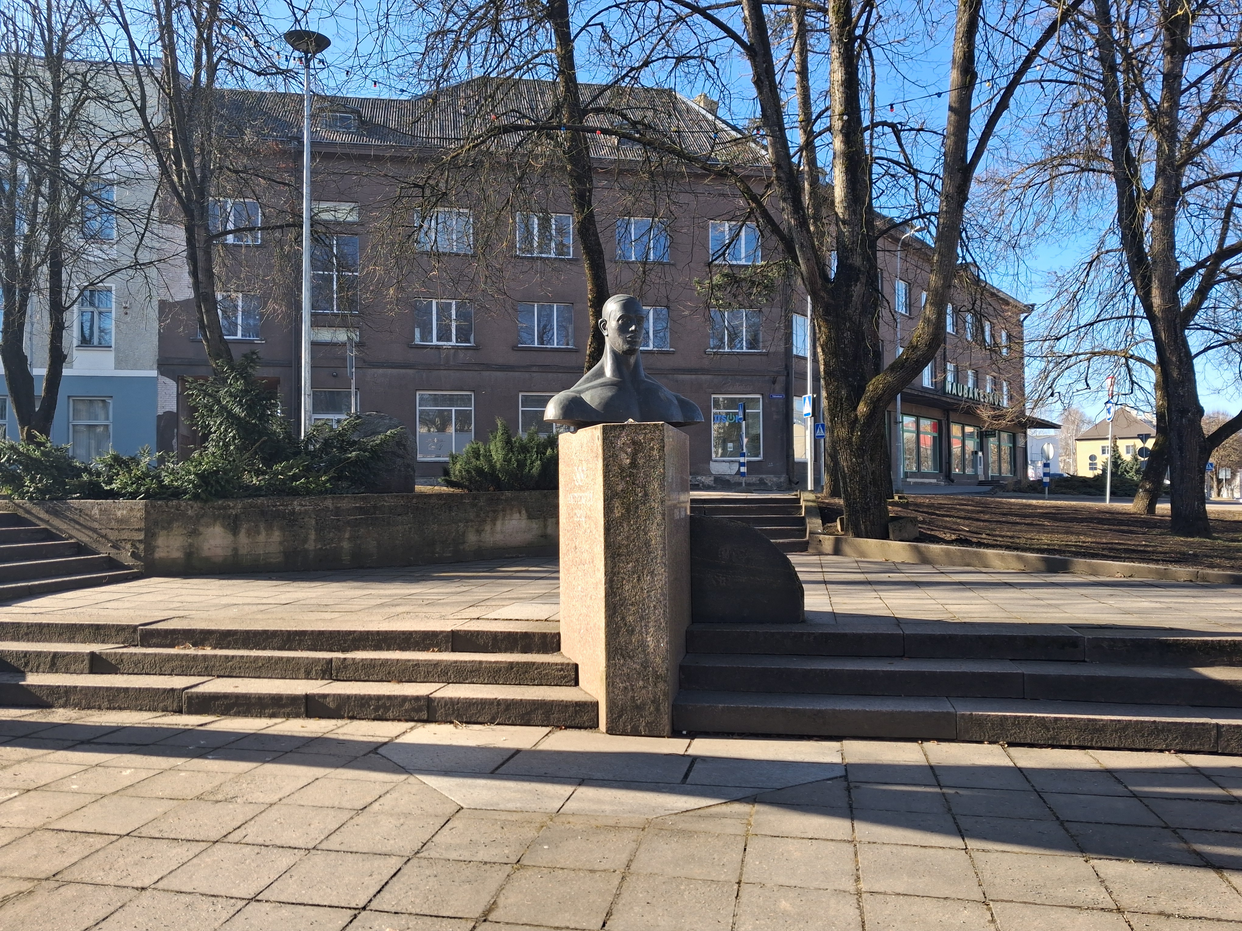 Alfred Neulandi mälestusmärk