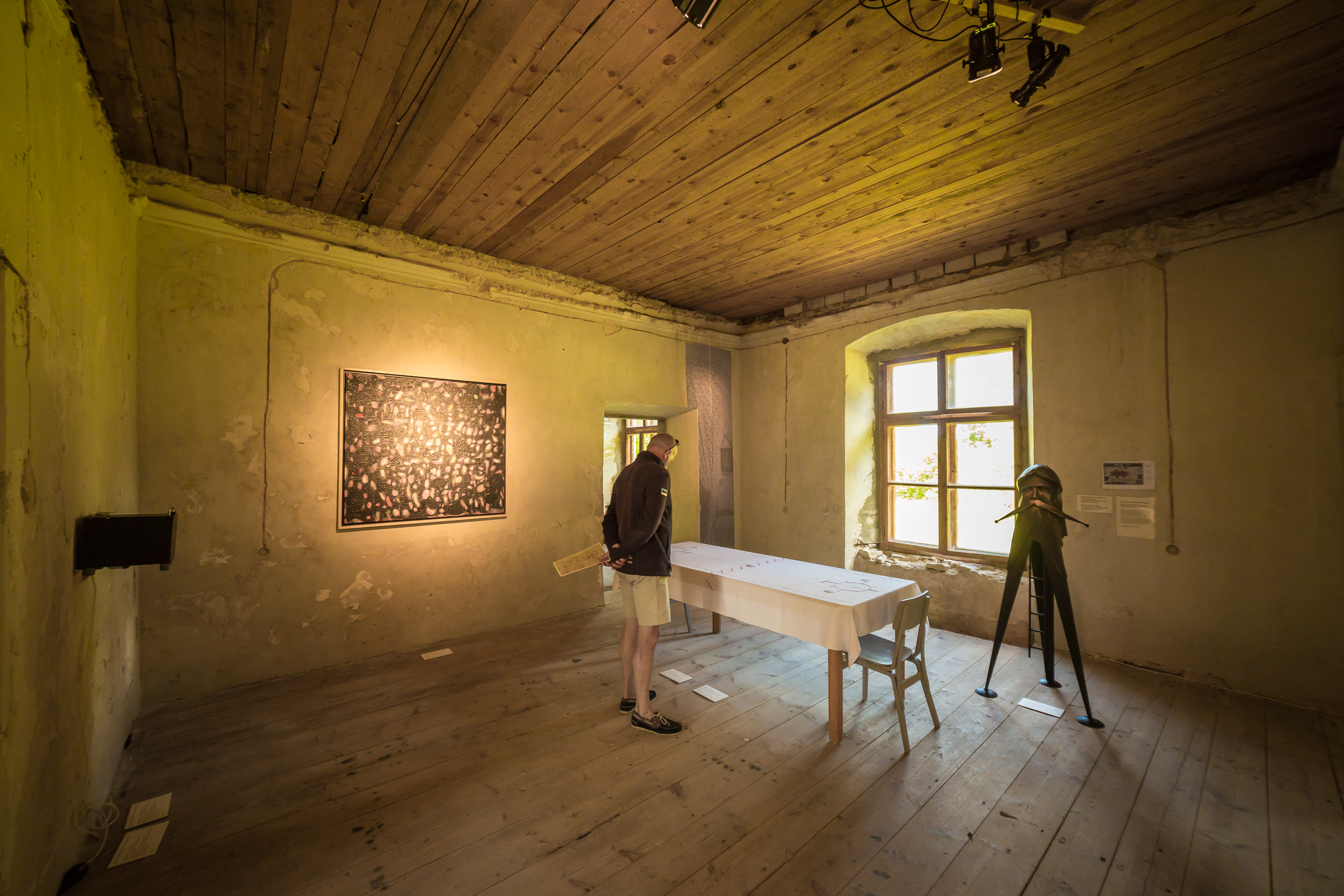 Näitus Reigi pastoraadis