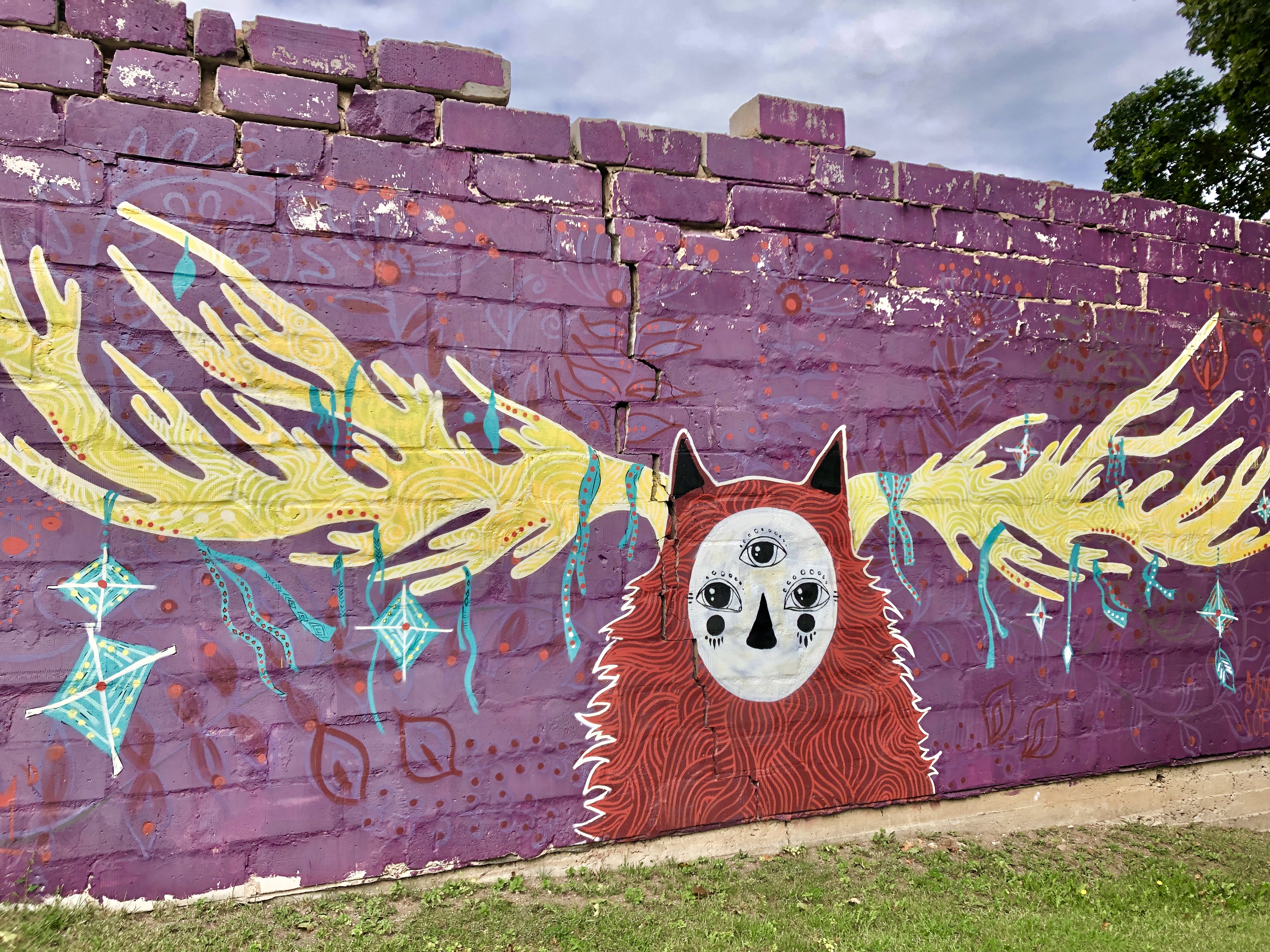 Straßenkunst in der Kalevi-Straße in Karlova