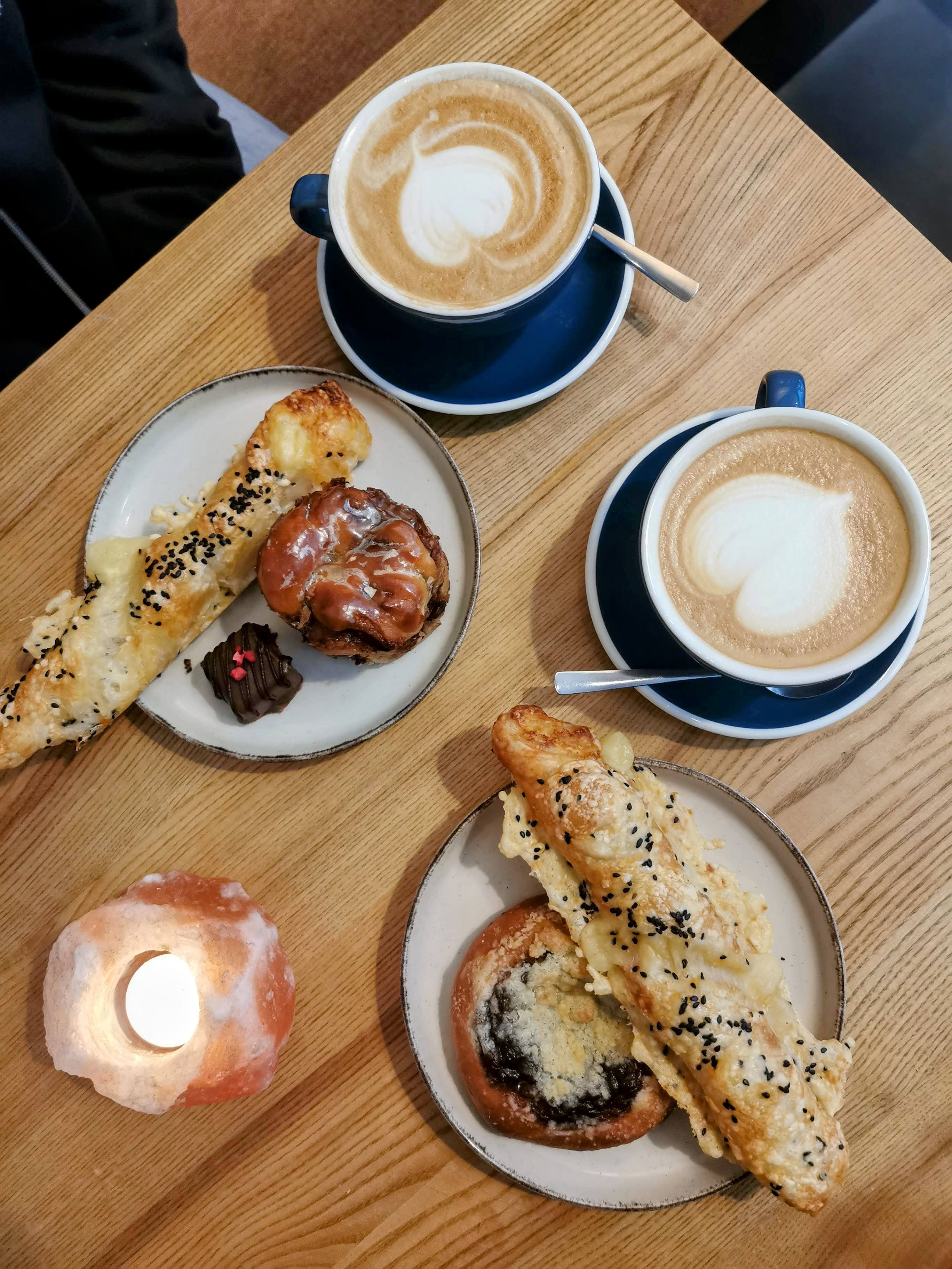 Kohvila hommikused saiakesed ja värske kohvi