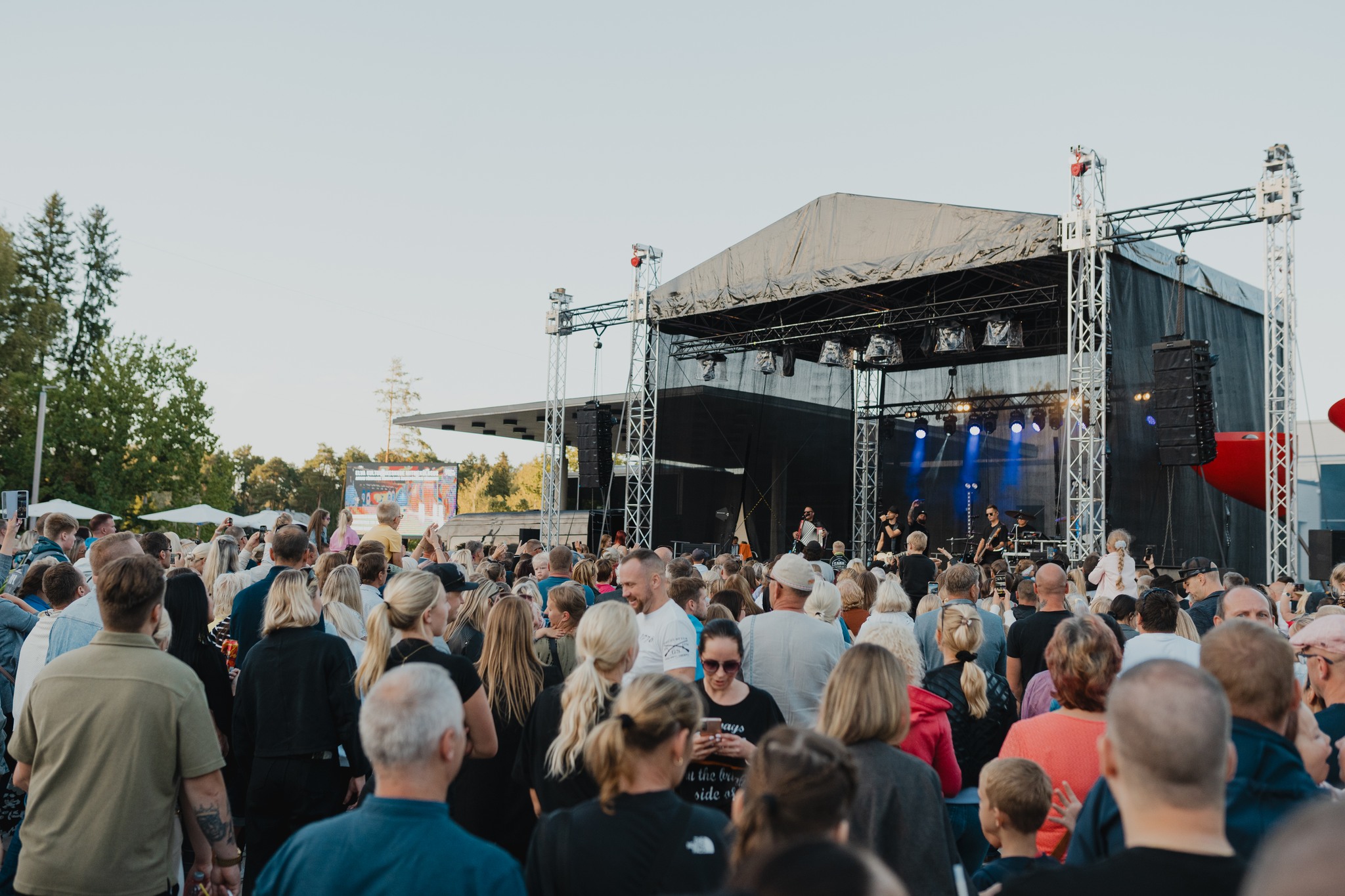 Suur Elva Toidutänava esinejate lava