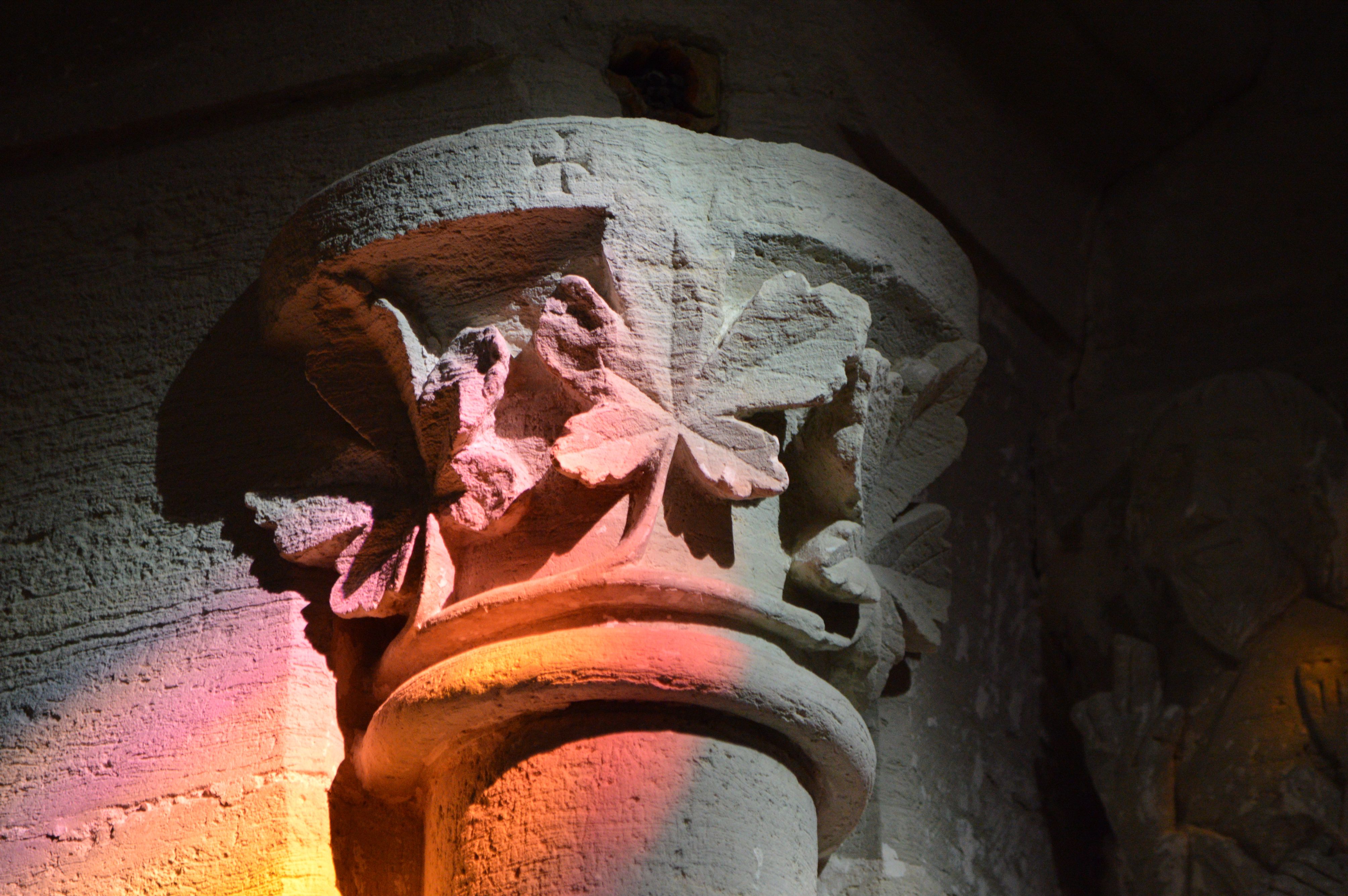 Lichtspiel in der Karja-Kirche auf Saaremaa