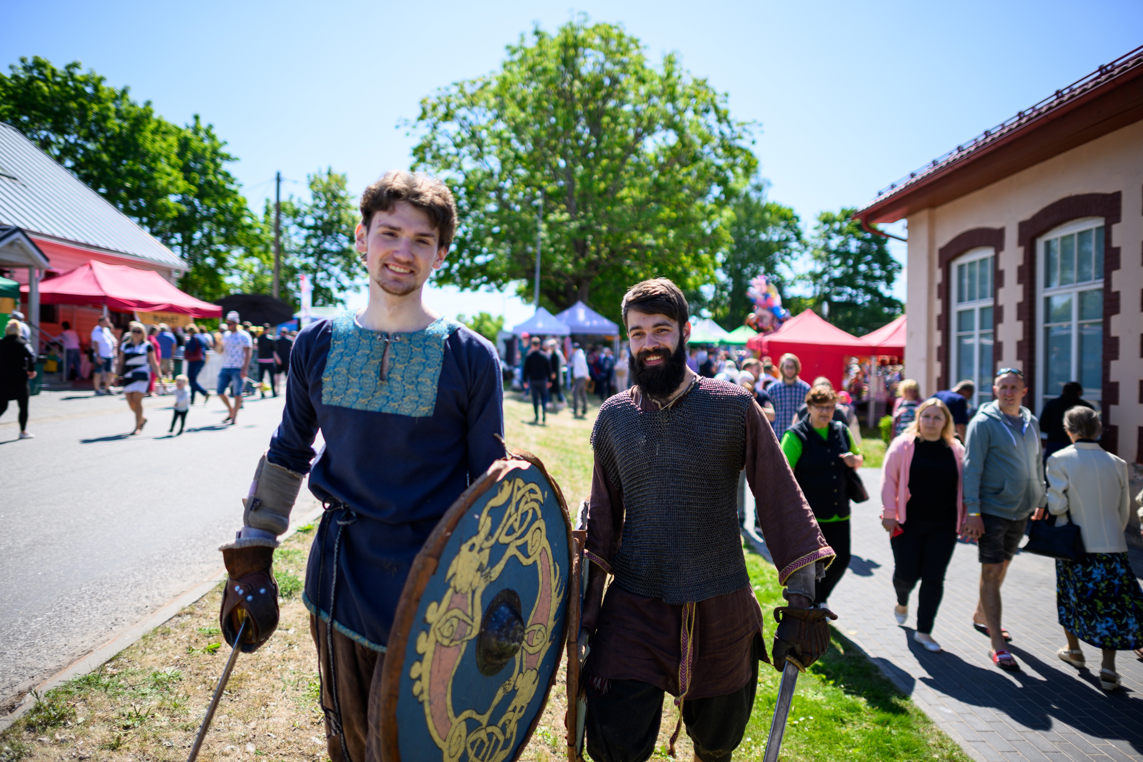 Iisaku külalaat Iisaku Kihelkonna muuseumi juures