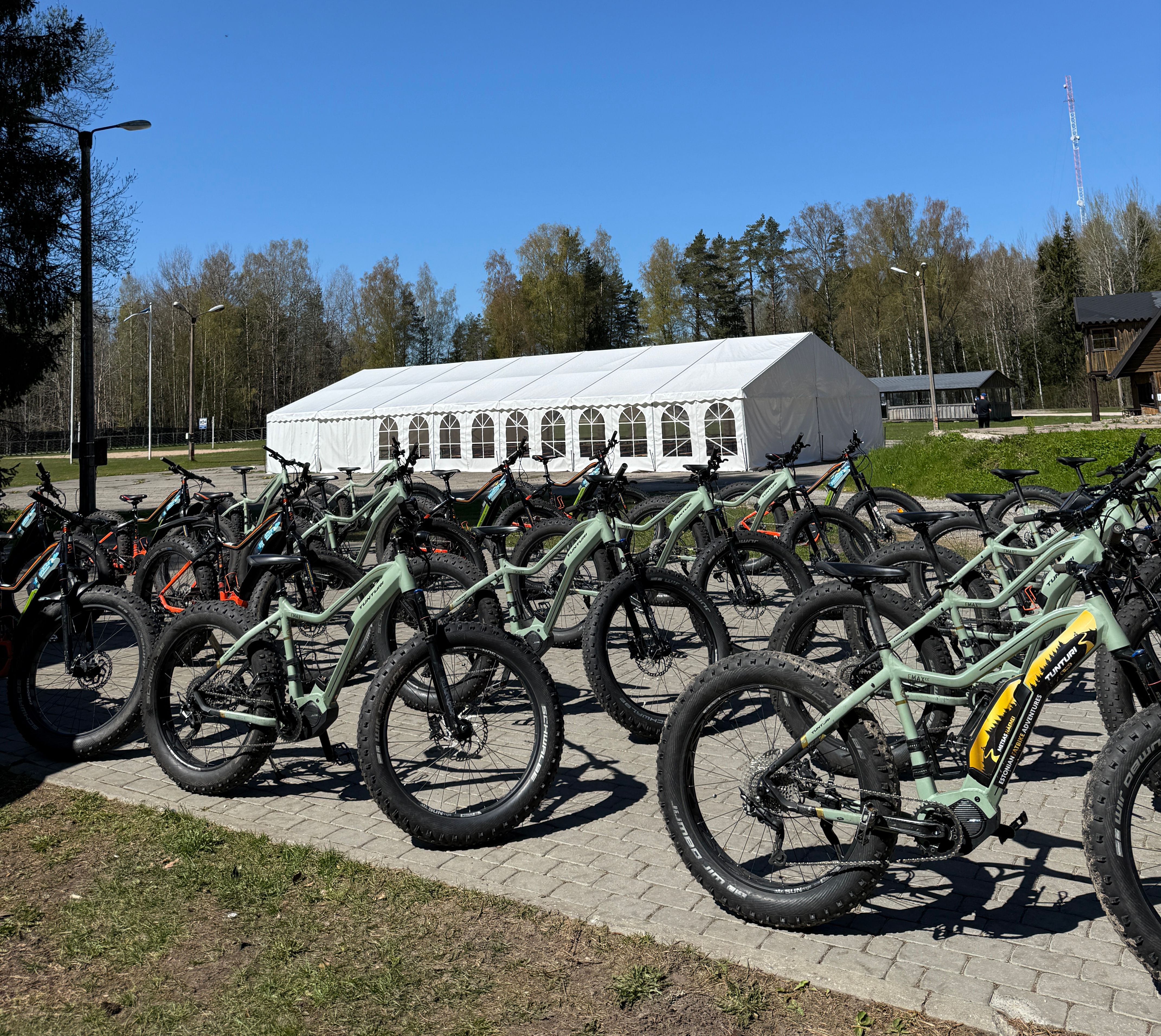 E-fatbike rattad on valmis matkaks